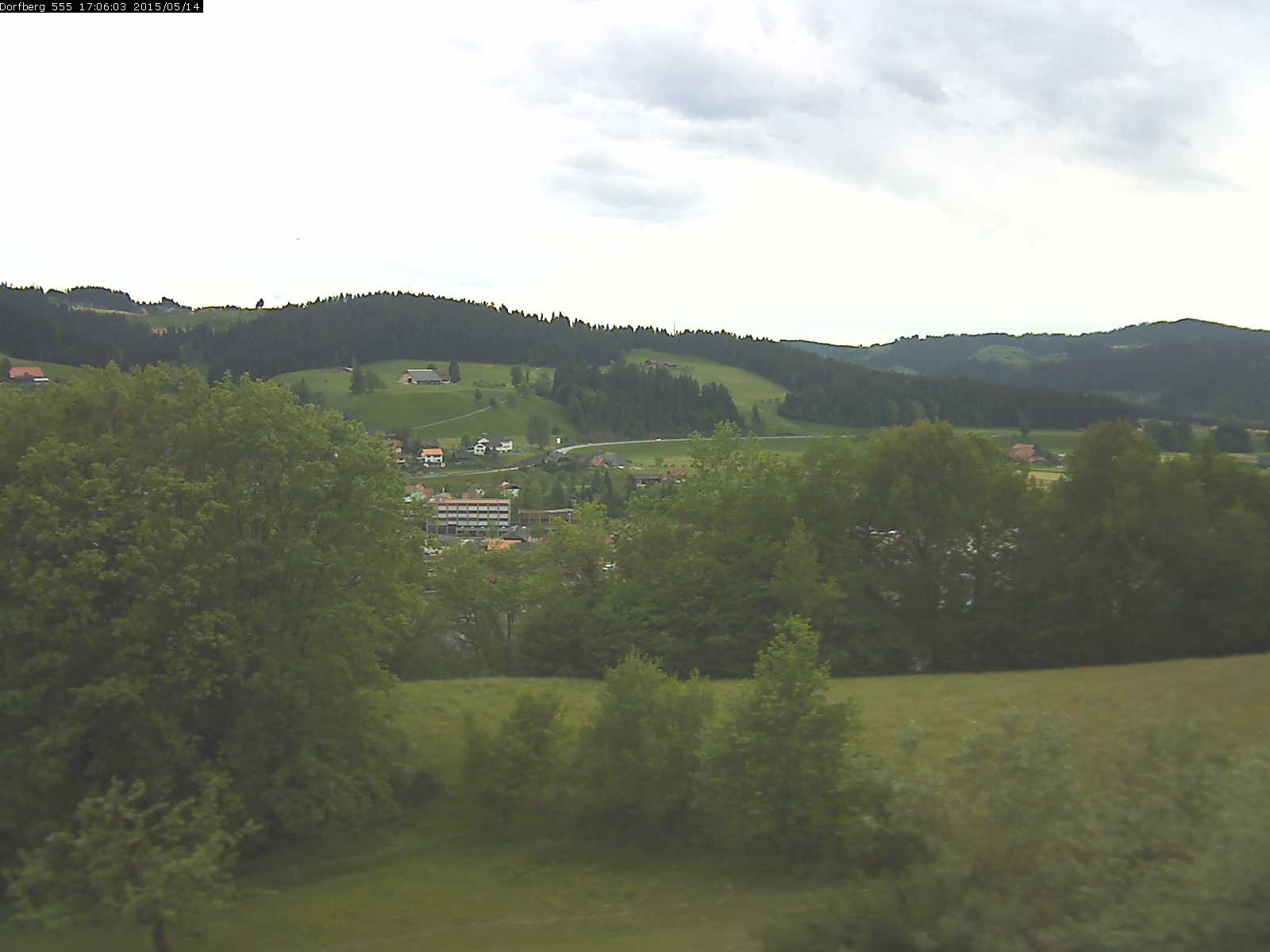 Webcam-Bild: Aussicht vom Dorfberg in Langnau 20150514-170601