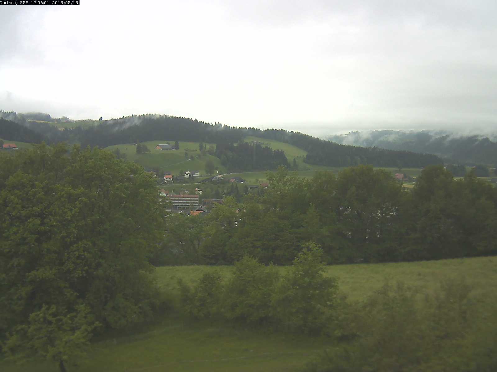 Webcam-Bild: Aussicht vom Dorfberg in Langnau 20150515-170601