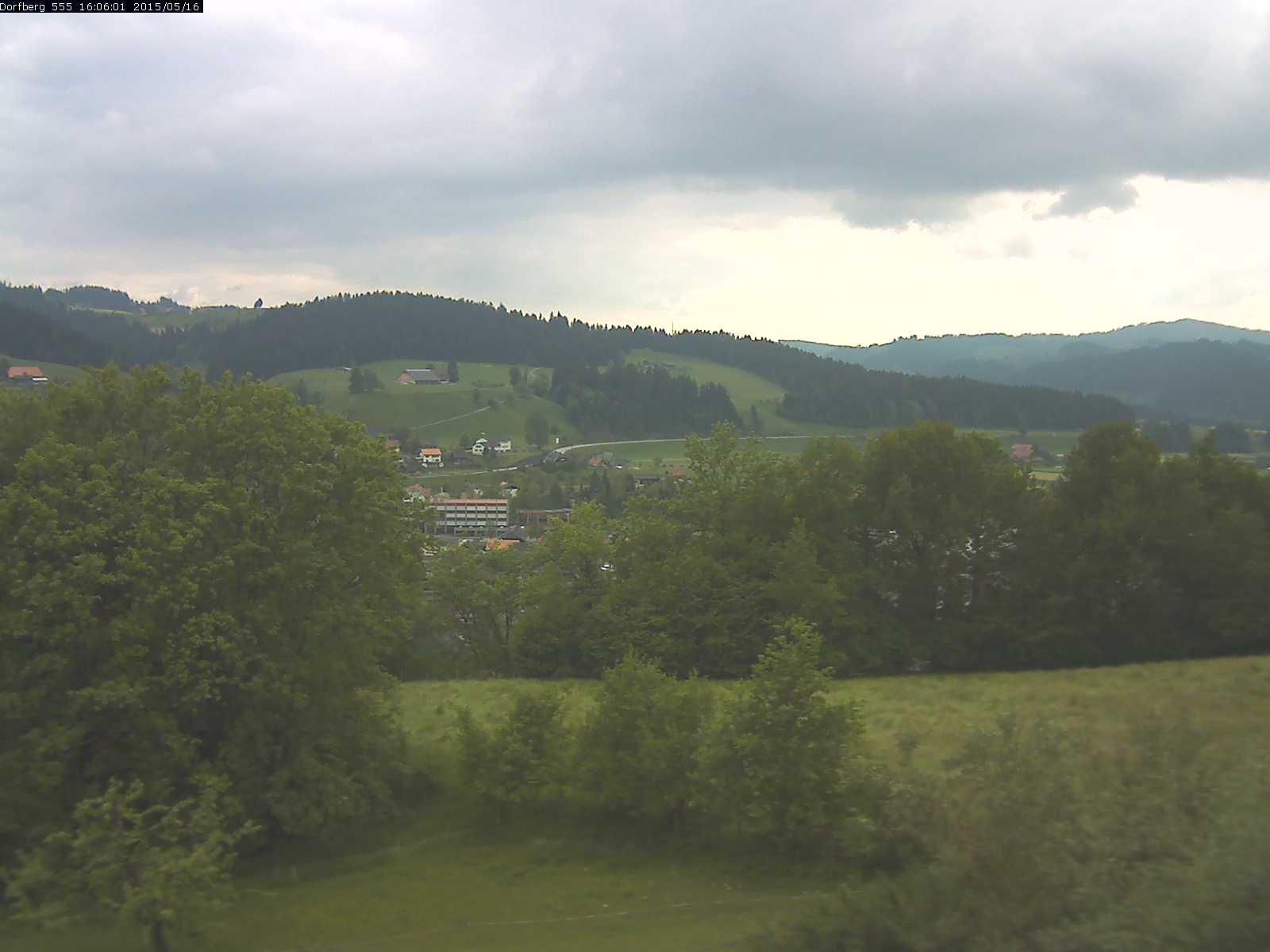 Webcam-Bild: Aussicht vom Dorfberg in Langnau 20150516-160601