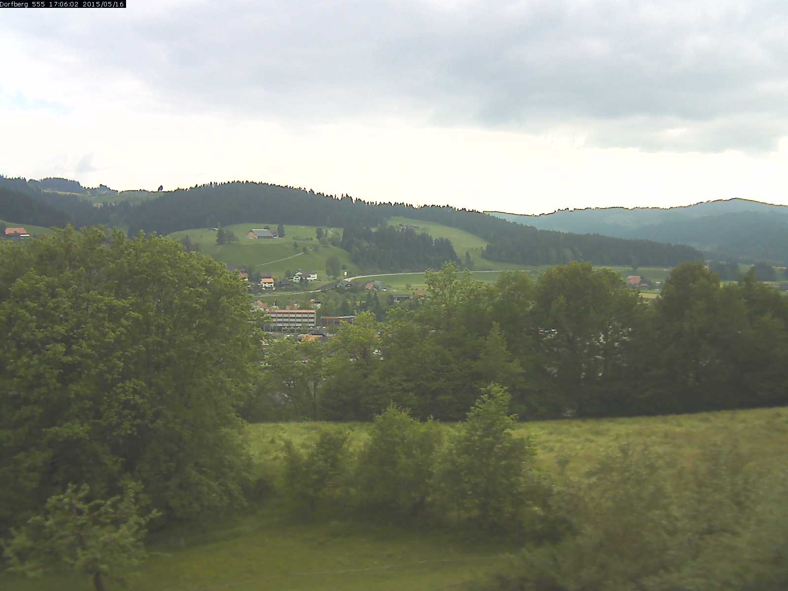 Webcam-Bild: Aussicht vom Dorfberg in Langnau 20150516-170601