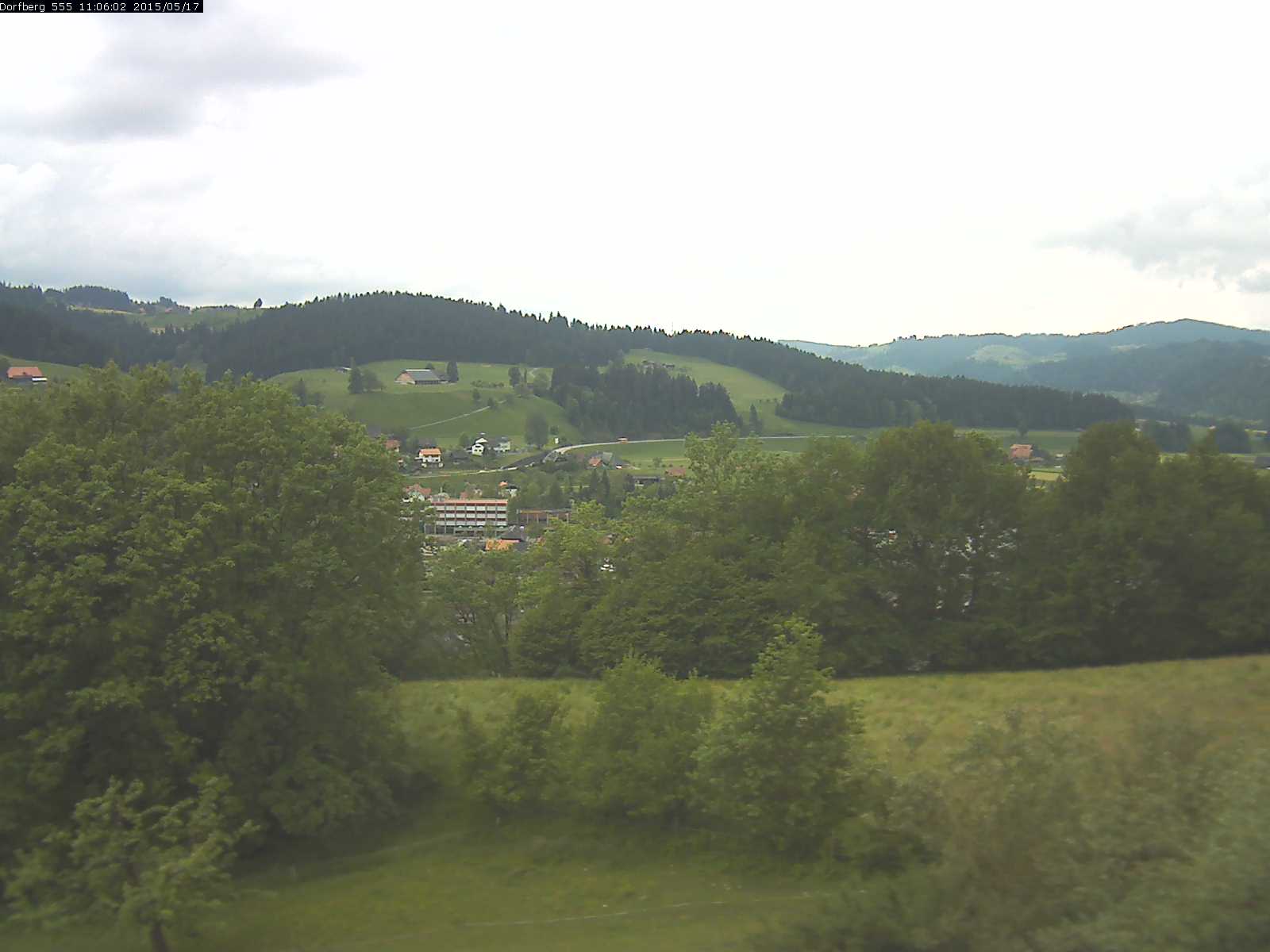 Webcam-Bild: Aussicht vom Dorfberg in Langnau 20150517-110601