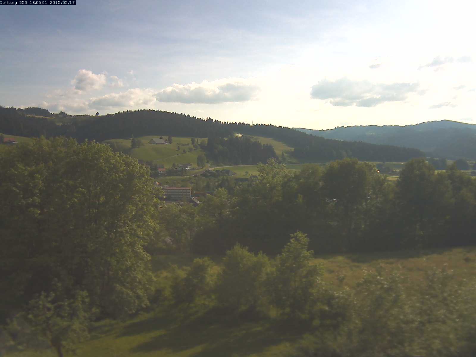 Webcam-Bild: Aussicht vom Dorfberg in Langnau 20150517-180601