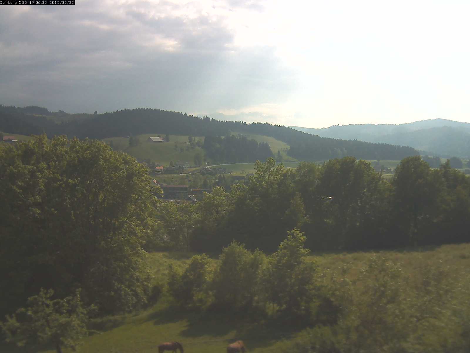Webcam-Bild: Aussicht vom Dorfberg in Langnau 20150522-170602