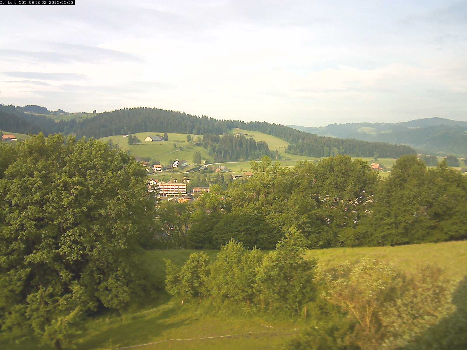 Webcam-Bild: Aussicht vom Dorfberg in Langnau 20150523-080601