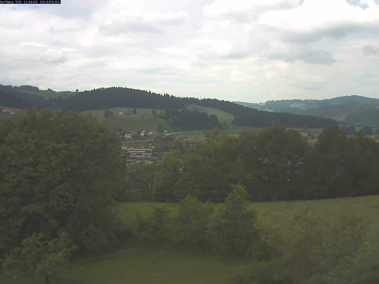 Webcam-Bild: Aussicht vom Dorfberg in Langnau 20150523-110601