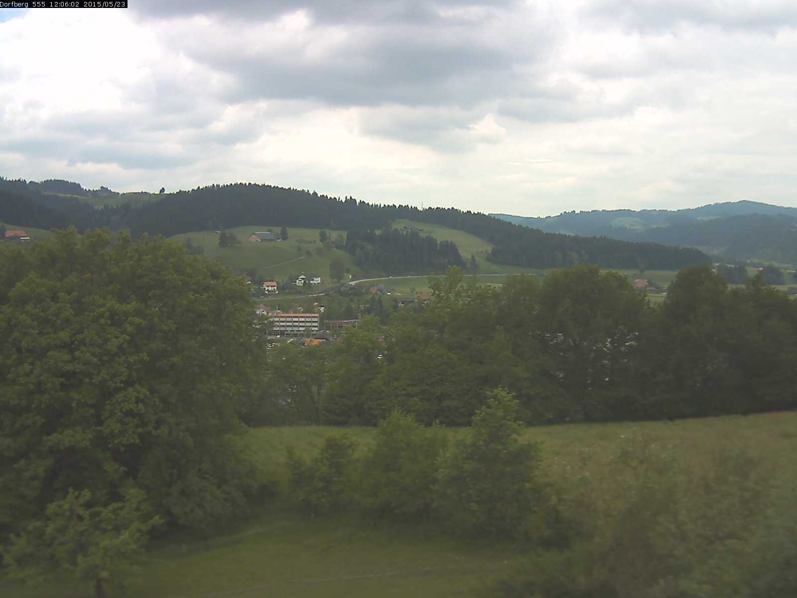 Webcam-Bild: Aussicht vom Dorfberg in Langnau 20150523-120601
