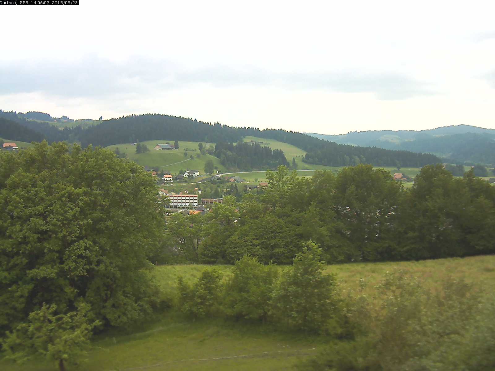 Webcam-Bild: Aussicht vom Dorfberg in Langnau 20150523-140601