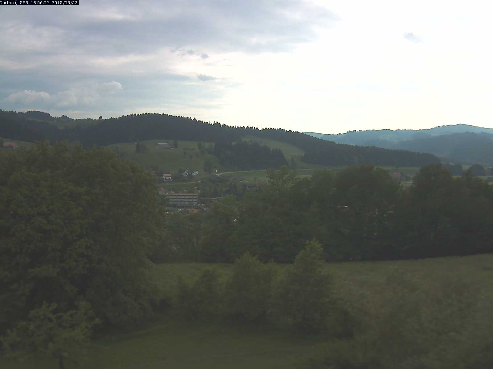 Webcam-Bild: Aussicht vom Dorfberg in Langnau 20150523-180601