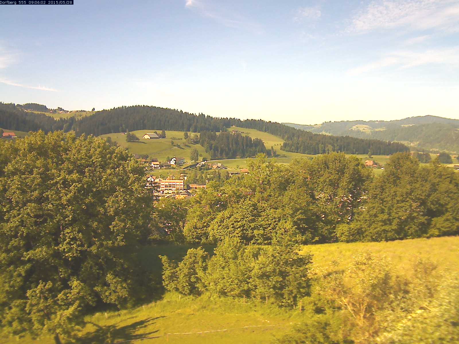 Webcam-Bild: Aussicht vom Dorfberg in Langnau 20150528-090601