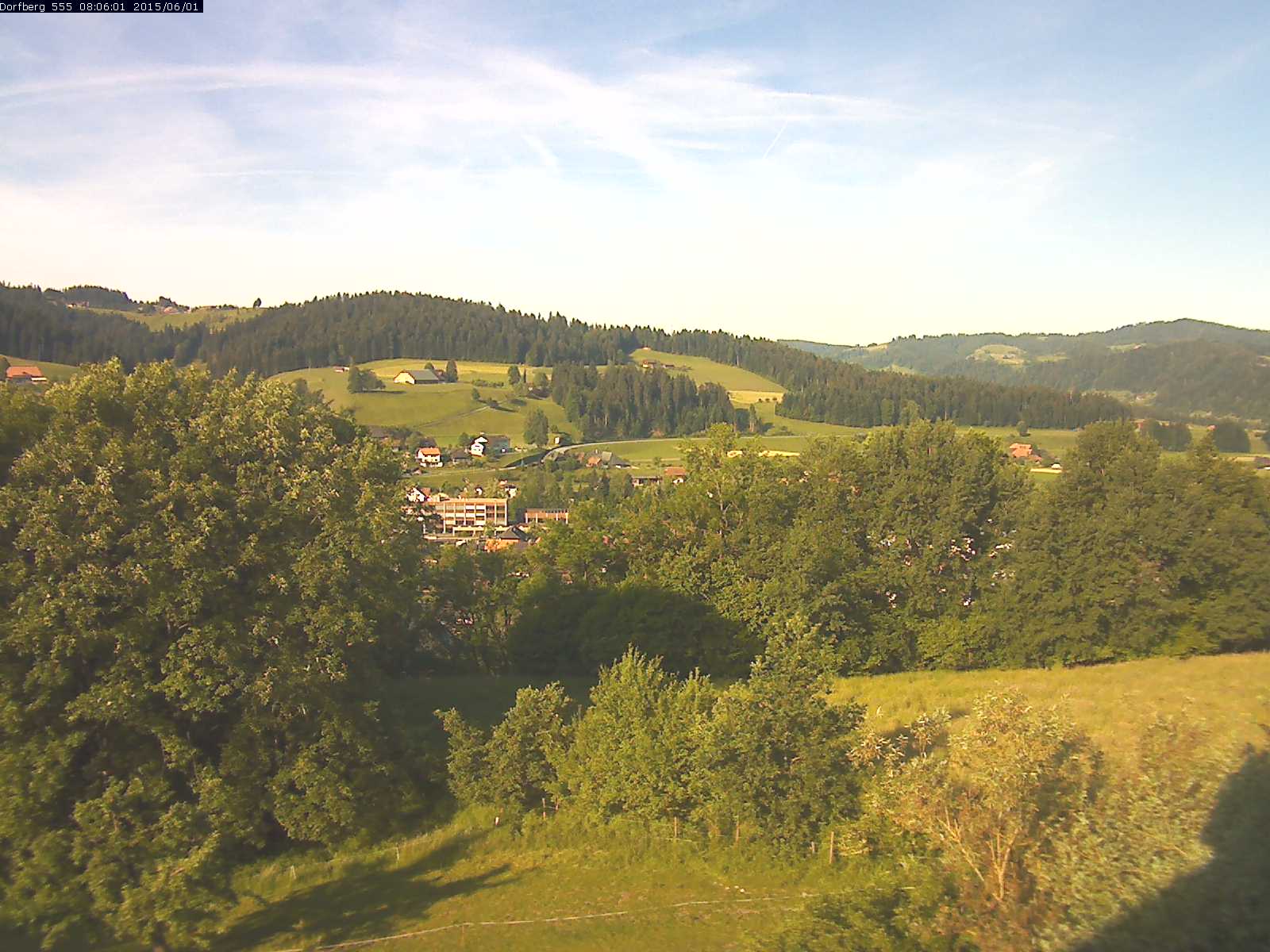 Webcam-Bild: Aussicht vom Dorfberg in Langnau 20150601-080601