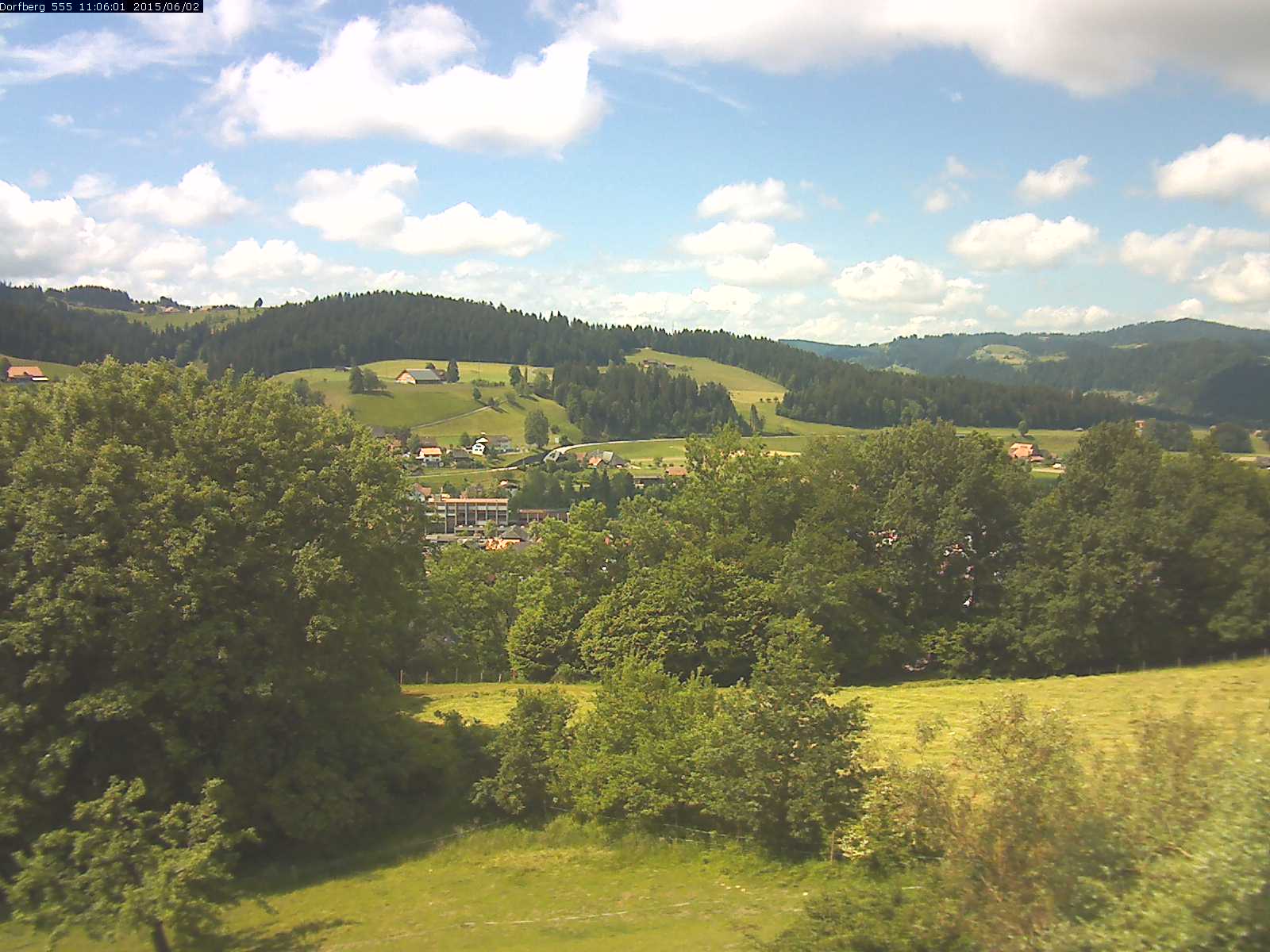 Webcam-Bild: Aussicht vom Dorfberg in Langnau 20150602-110601