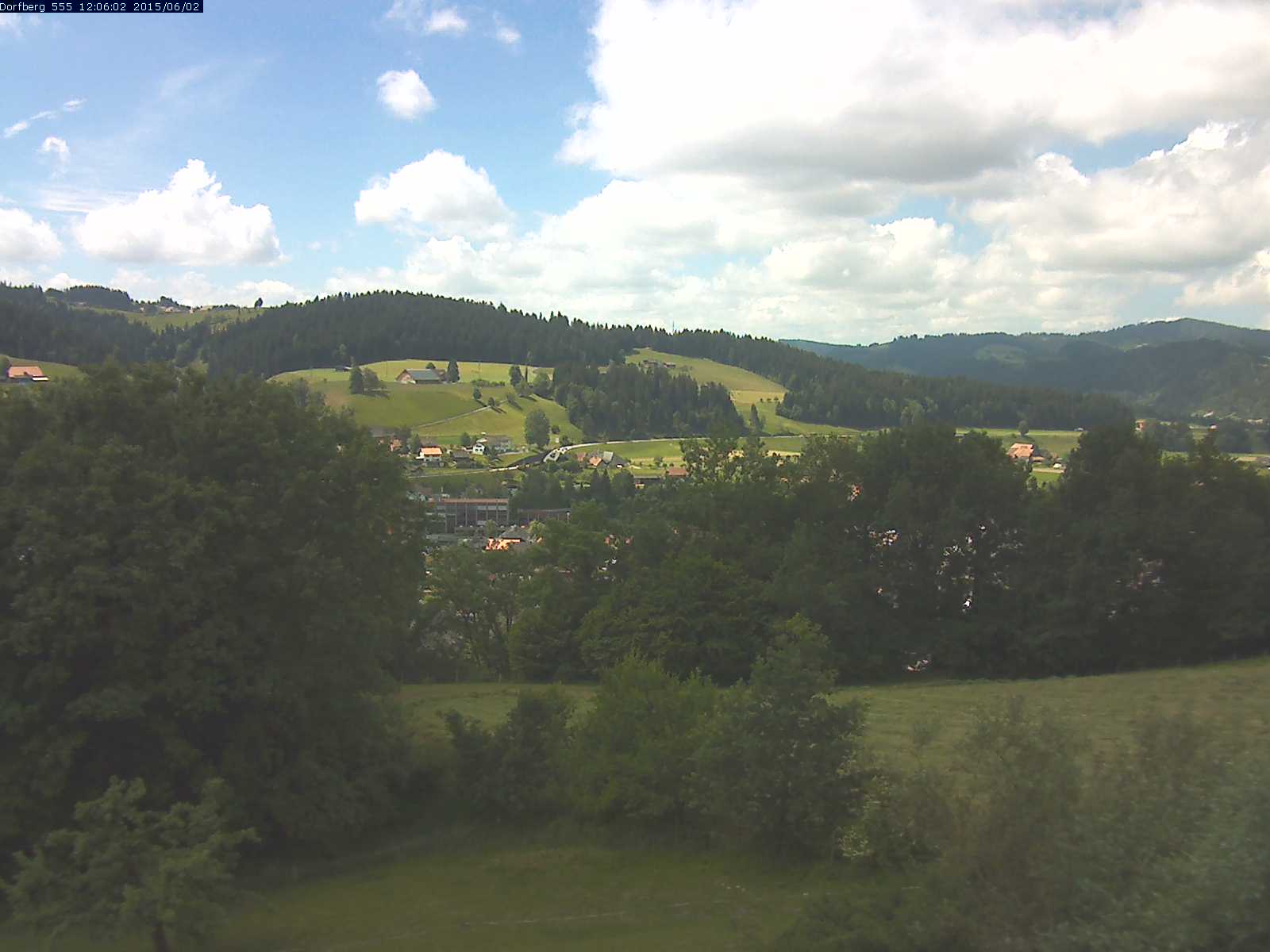 Webcam-Bild: Aussicht vom Dorfberg in Langnau 20150602-120601