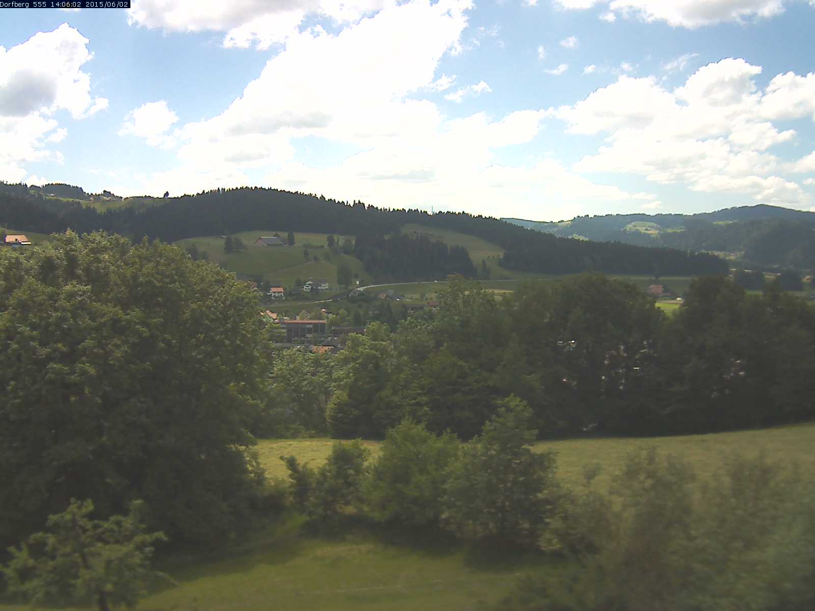 Webcam-Bild: Aussicht vom Dorfberg in Langnau 20150602-140601