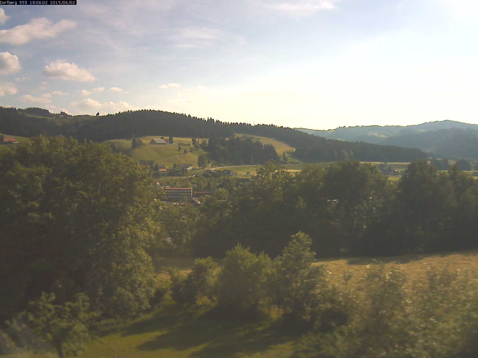 Webcam-Bild: Aussicht vom Dorfberg in Langnau 20150602-180601