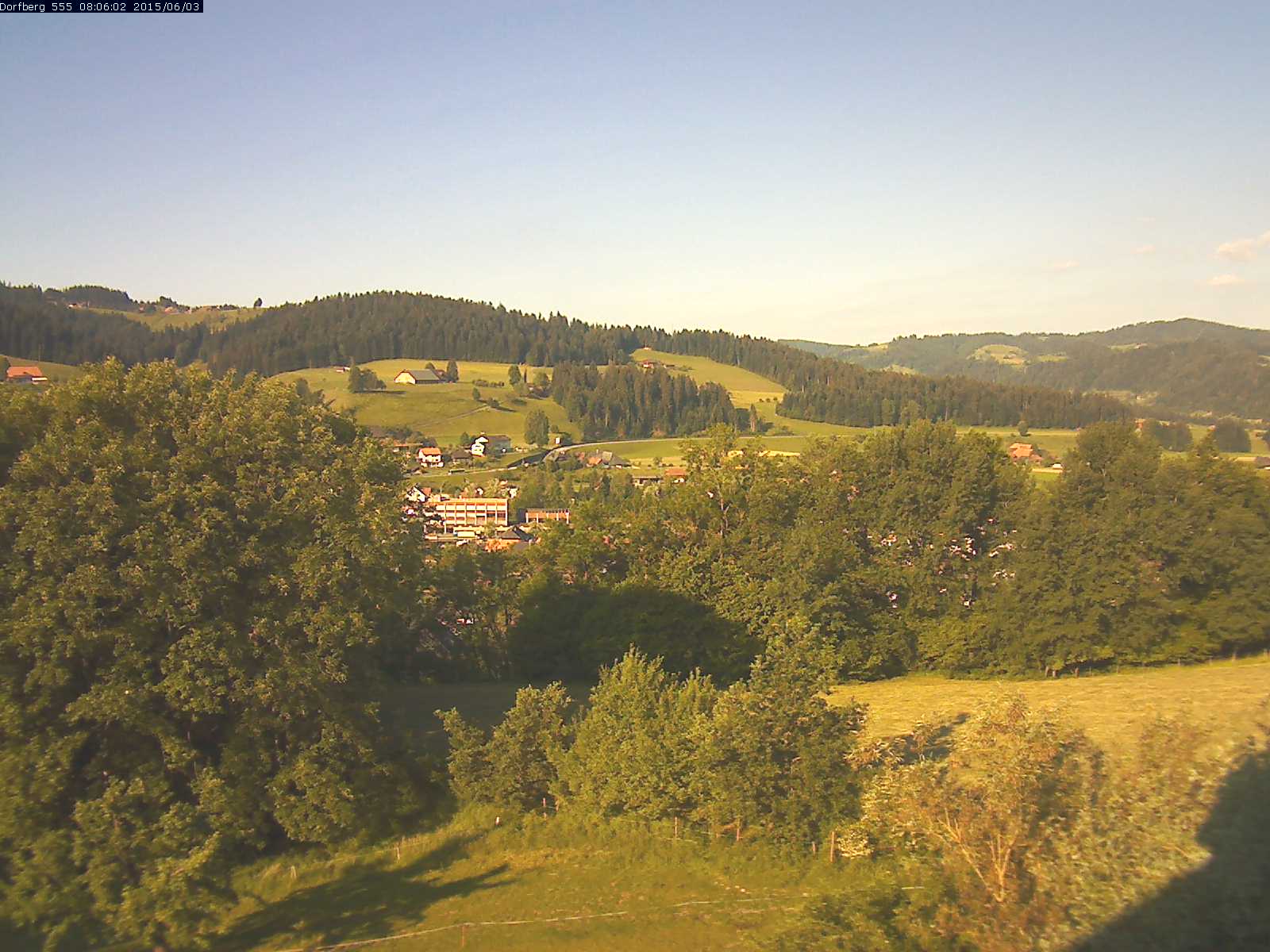 Webcam-Bild: Aussicht vom Dorfberg in Langnau 20150603-080601