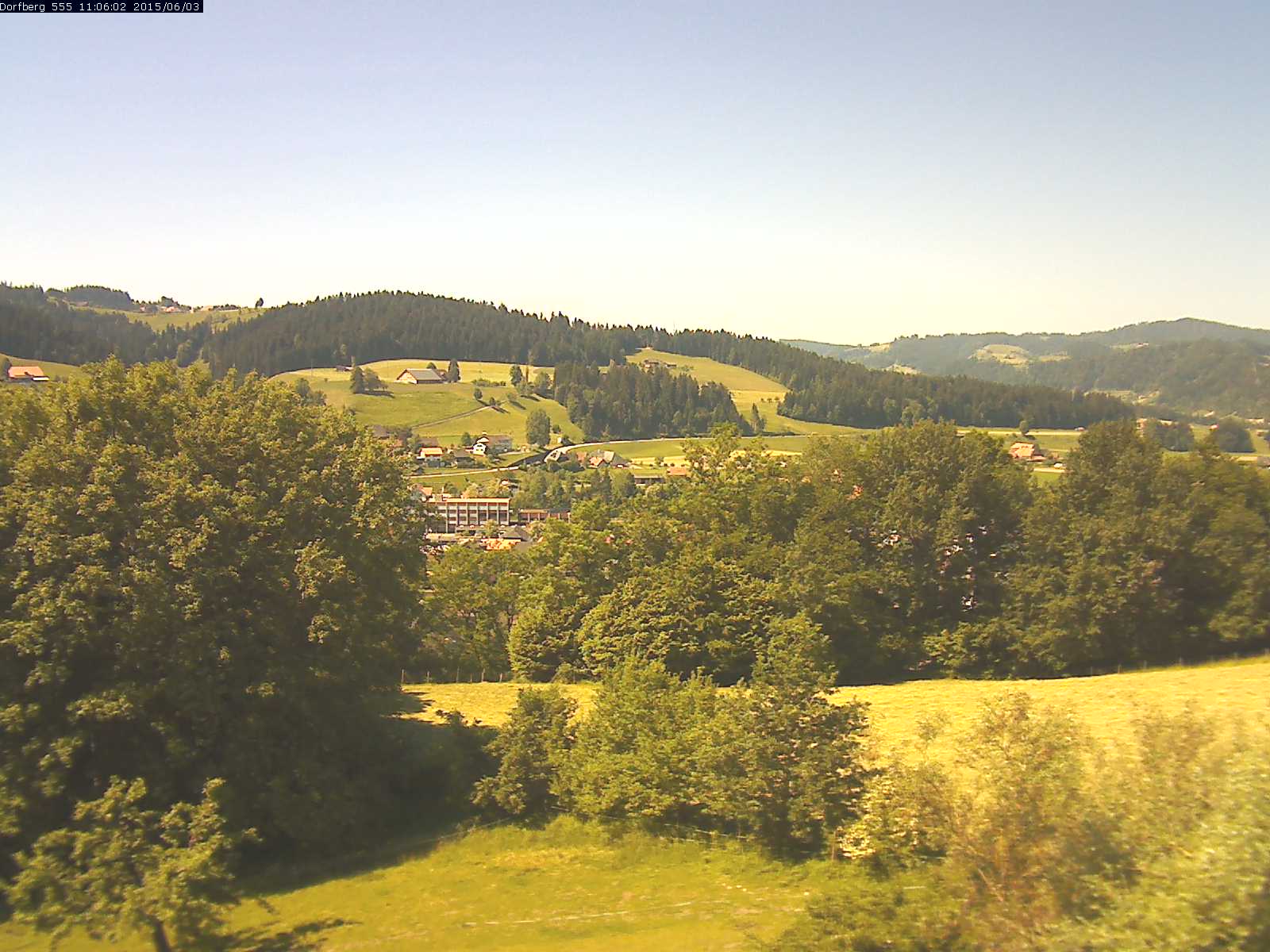 Webcam-Bild: Aussicht vom Dorfberg in Langnau 20150603-110601