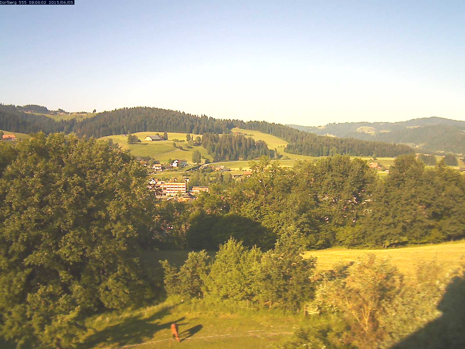 Webcam-Bild: Aussicht vom Dorfberg in Langnau 20150605-080601