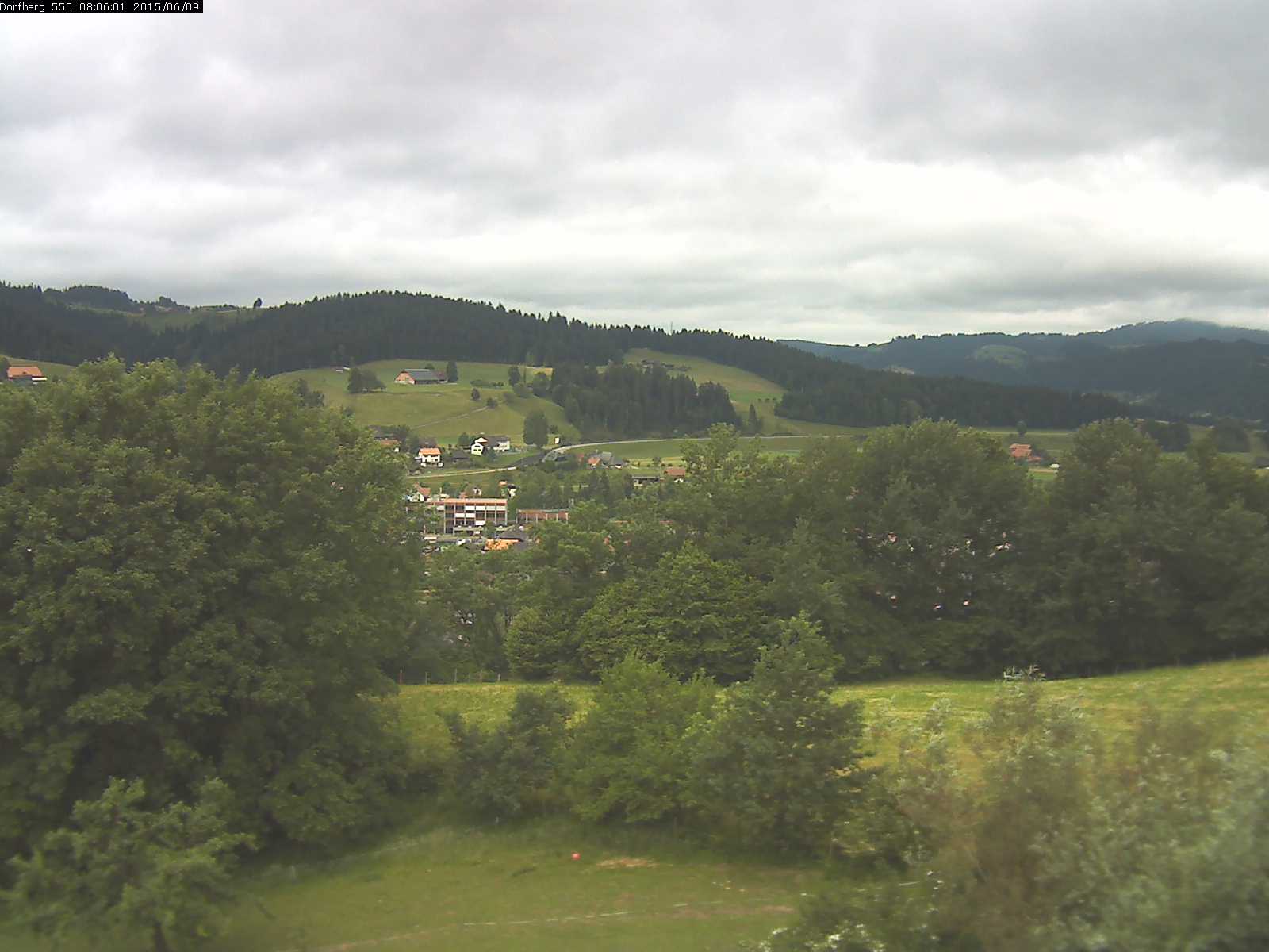 Webcam-Bild: Aussicht vom Dorfberg in Langnau 20150609-080601