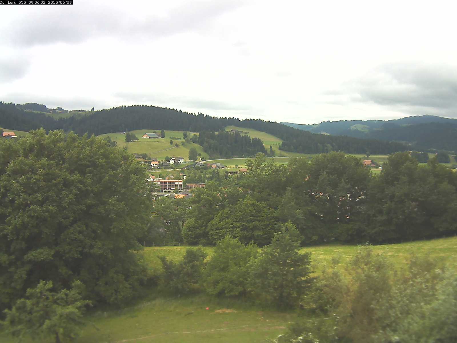 Webcam-Bild: Aussicht vom Dorfberg in Langnau 20150609-090601