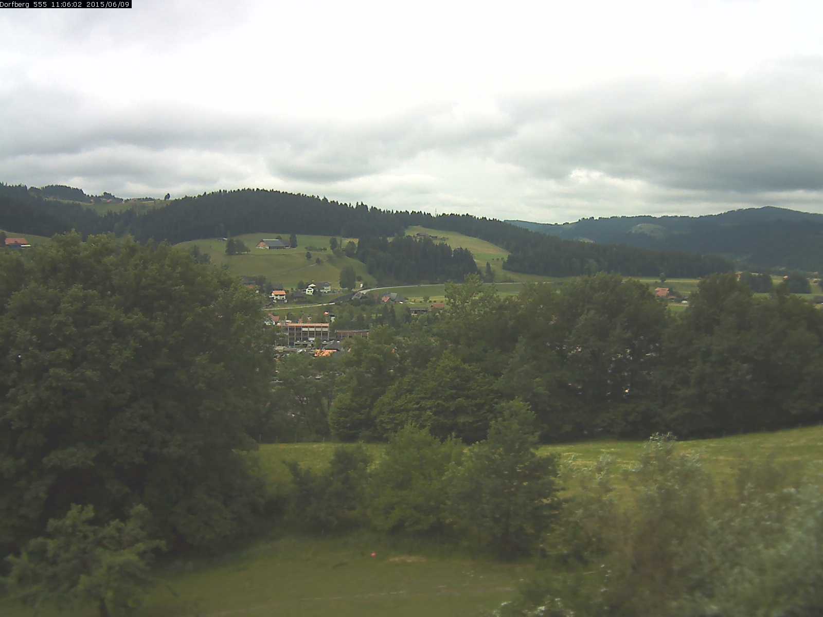 Webcam-Bild: Aussicht vom Dorfberg in Langnau 20150609-110601
