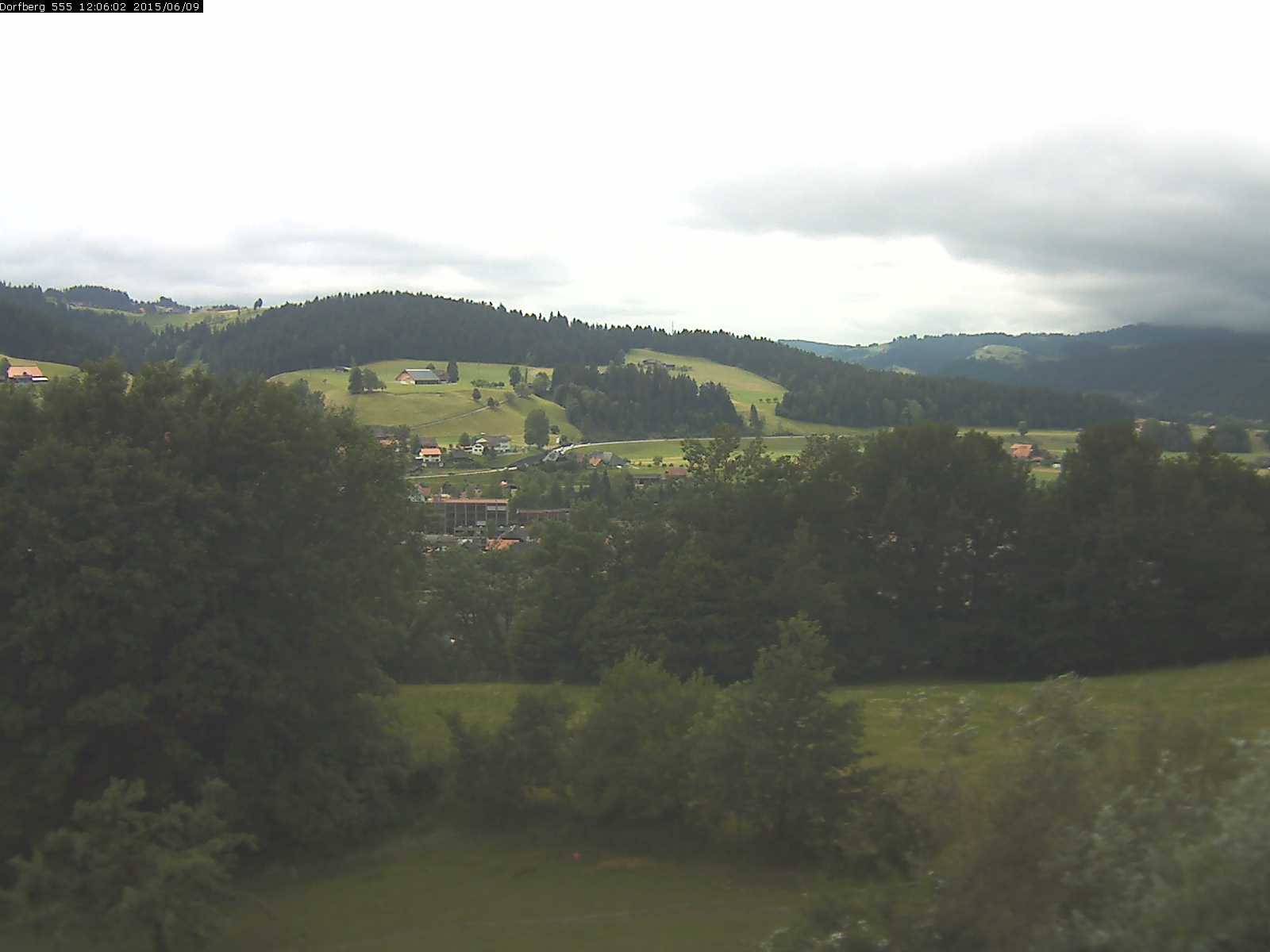 Webcam-Bild: Aussicht vom Dorfberg in Langnau 20150609-120601