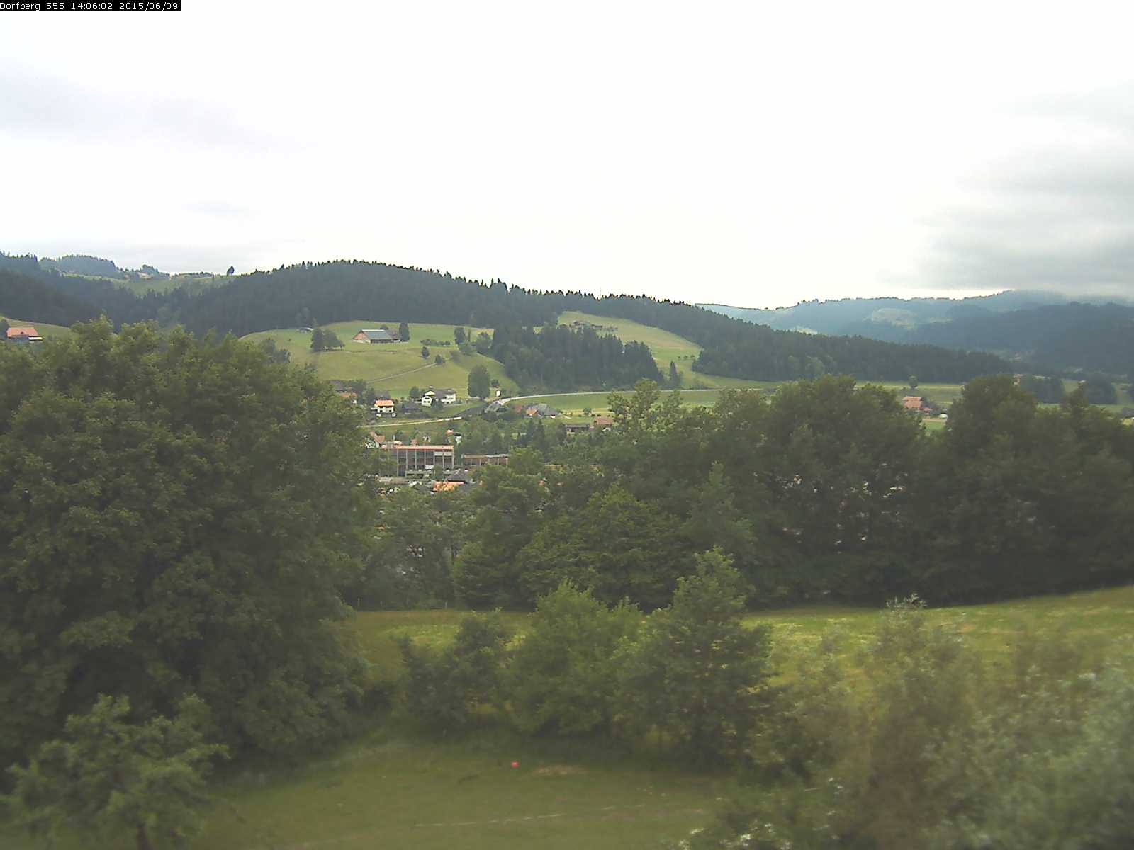 Webcam-Bild: Aussicht vom Dorfberg in Langnau 20150609-140601