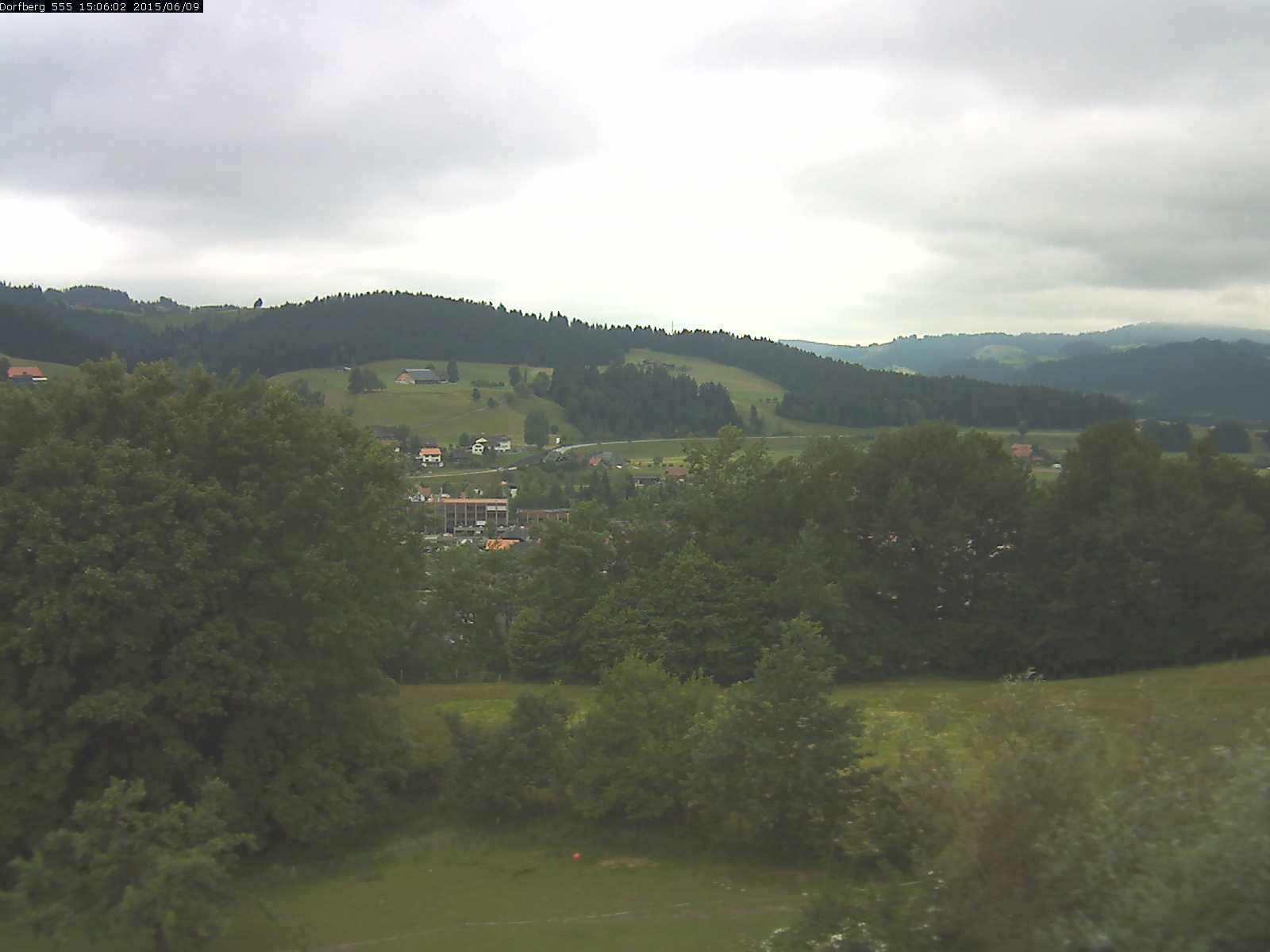 Webcam-Bild: Aussicht vom Dorfberg in Langnau 20150609-150601