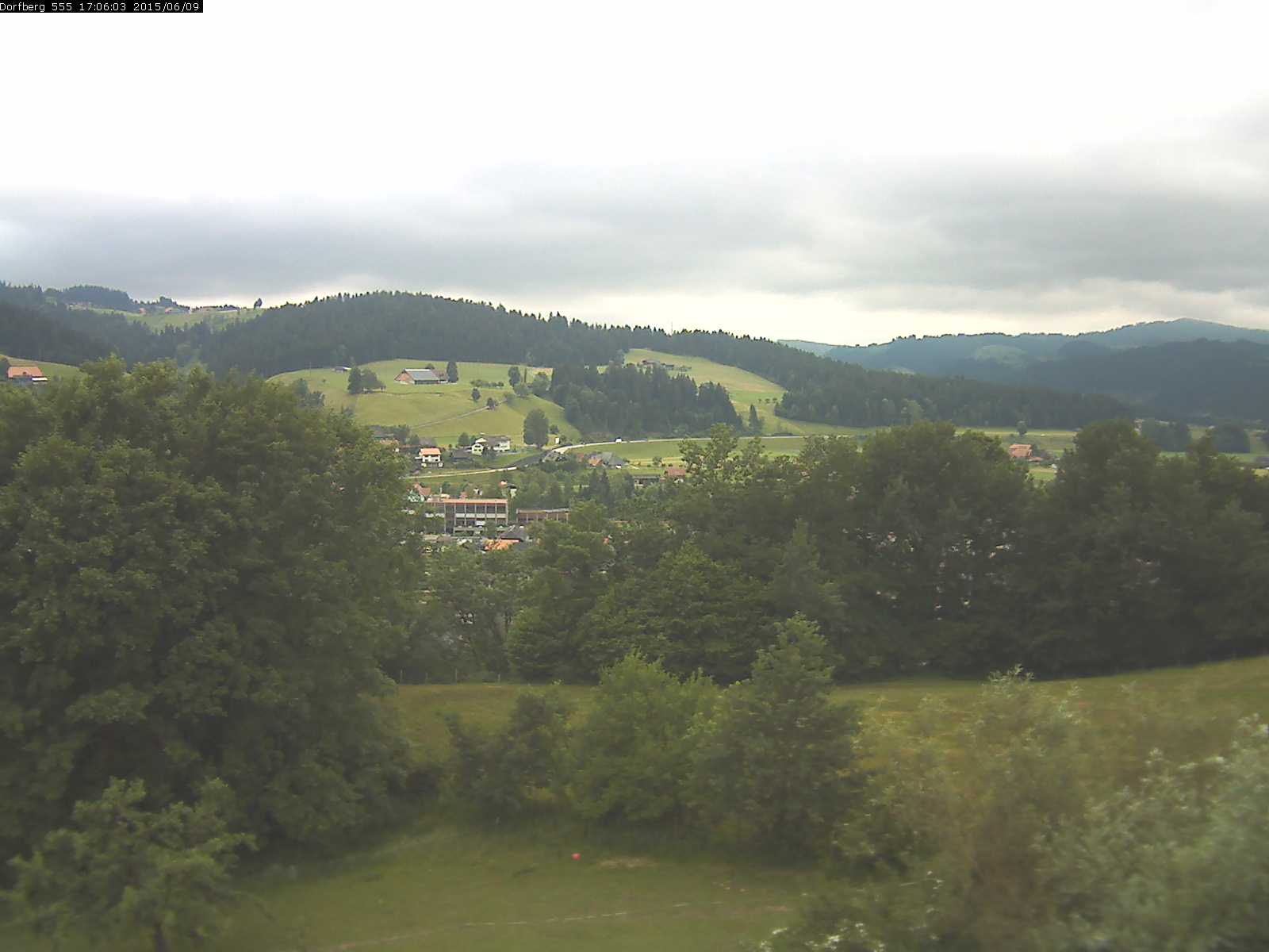 Webcam-Bild: Aussicht vom Dorfberg in Langnau 20150609-170601