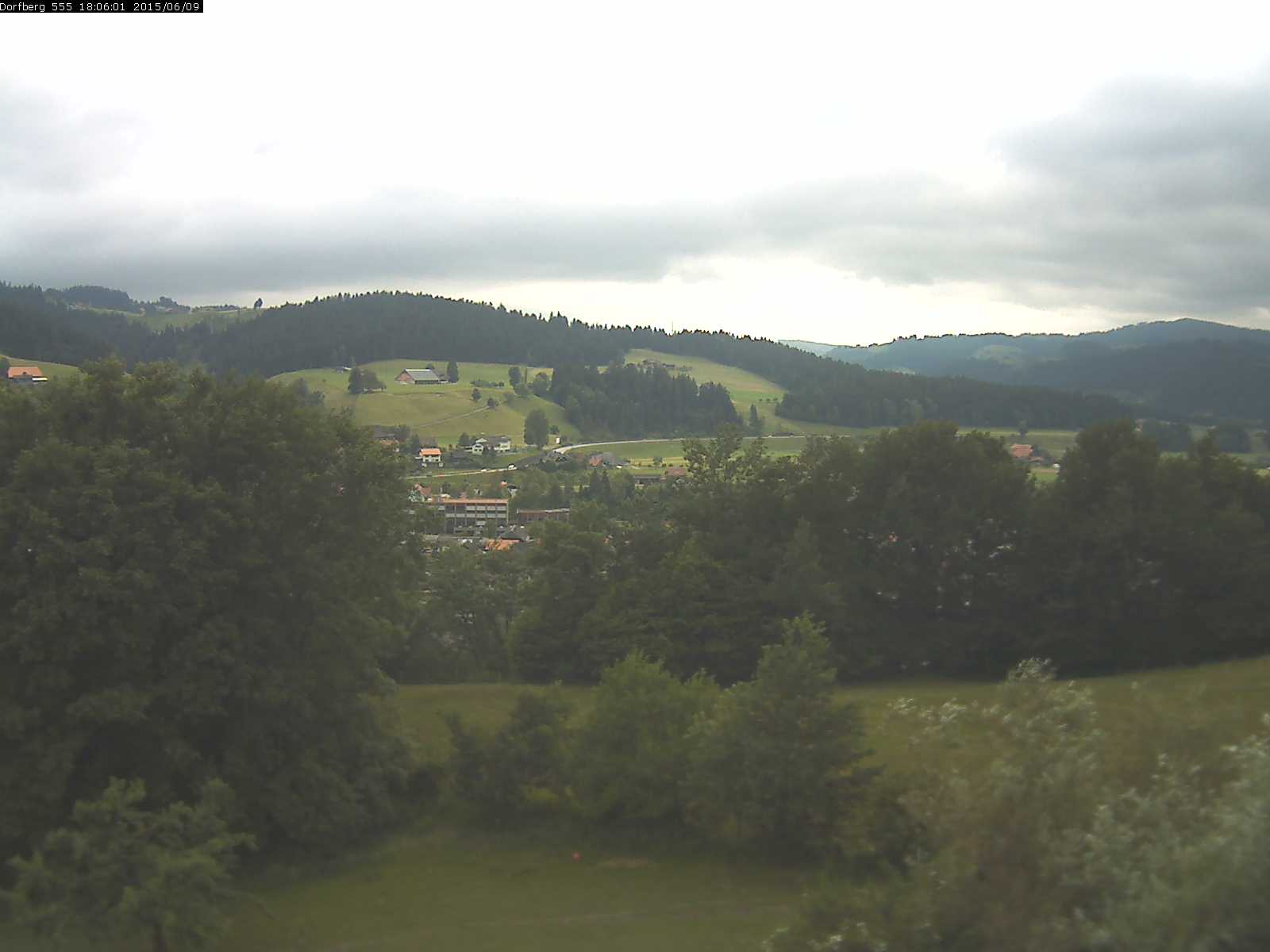 Webcam-Bild: Aussicht vom Dorfberg in Langnau 20150609-180601