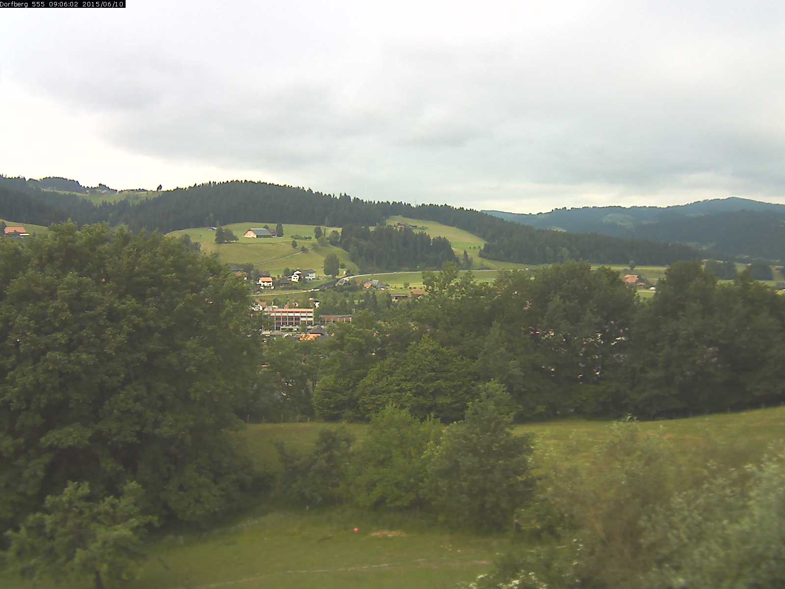 Webcam-Bild: Aussicht vom Dorfberg in Langnau 20150610-090601