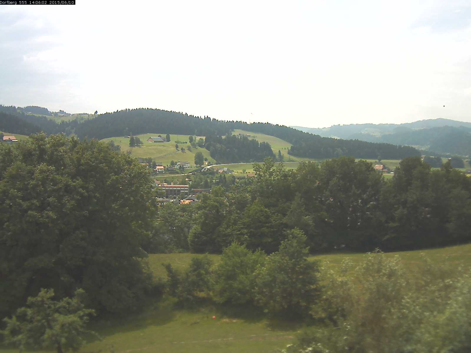 Webcam-Bild: Aussicht vom Dorfberg in Langnau 20150610-140601