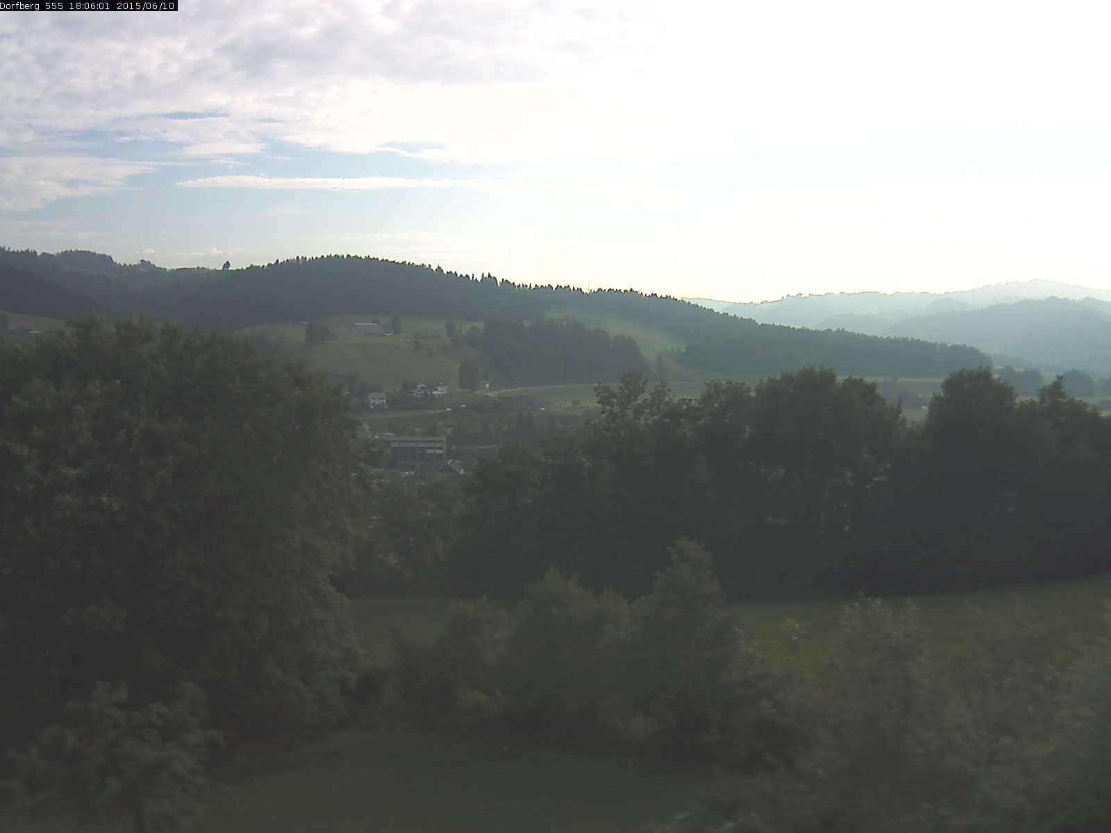Webcam-Bild: Aussicht vom Dorfberg in Langnau 20150610-180601