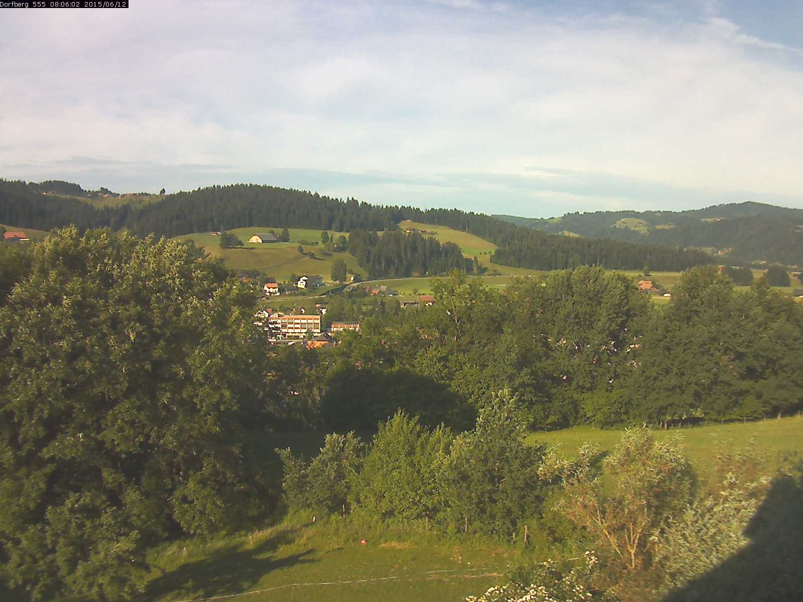 Webcam-Bild: Aussicht vom Dorfberg in Langnau 20150612-080601