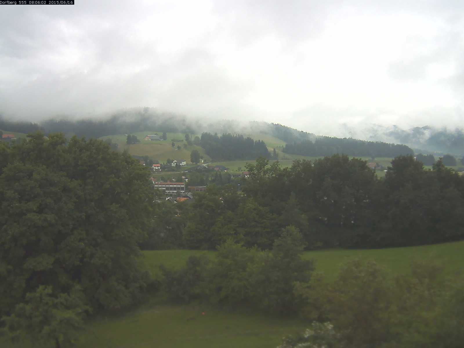 Webcam-Bild: Aussicht vom Dorfberg in Langnau 20150616-080601