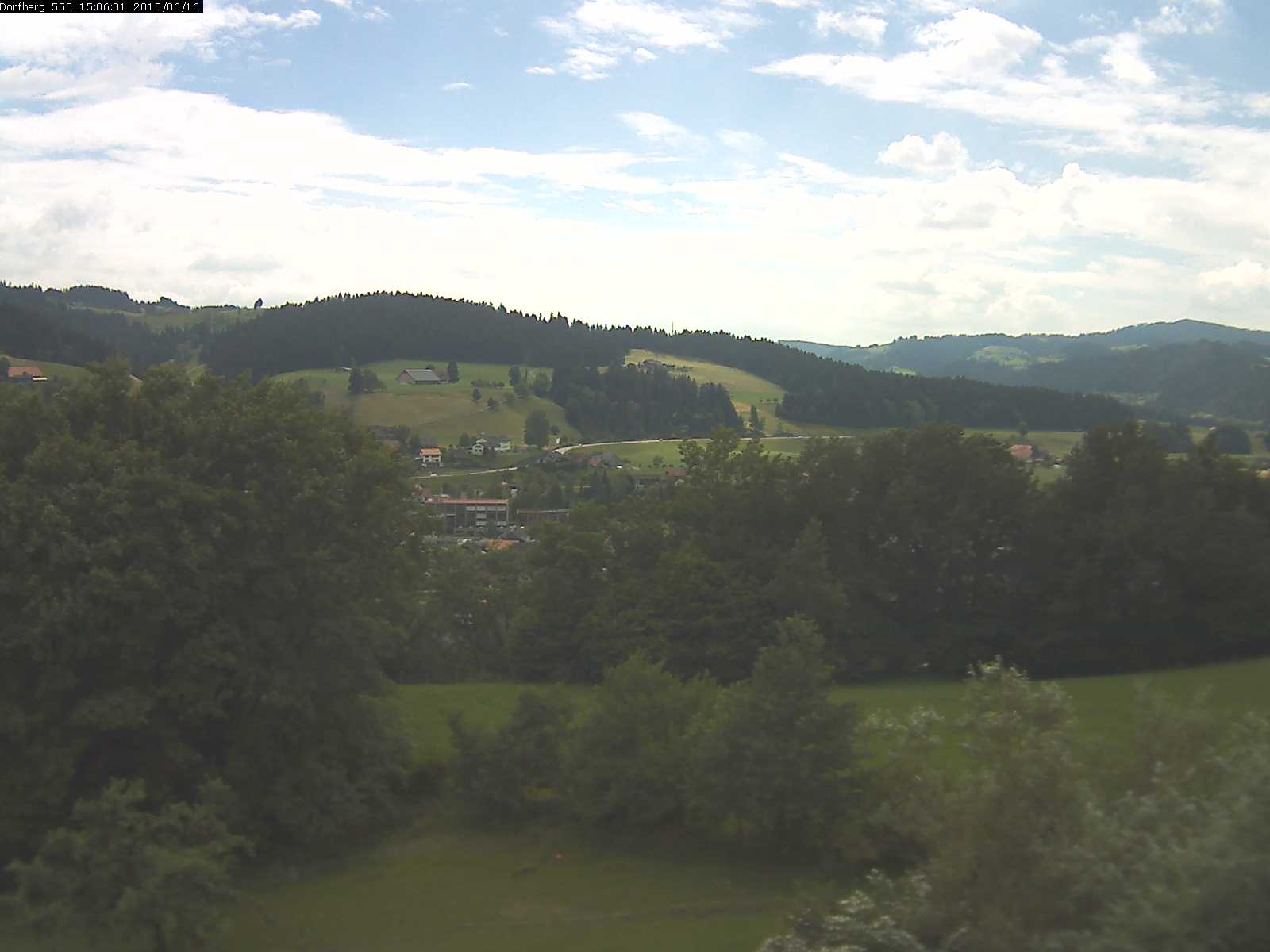 Webcam-Bild: Aussicht vom Dorfberg in Langnau 20150616-150601