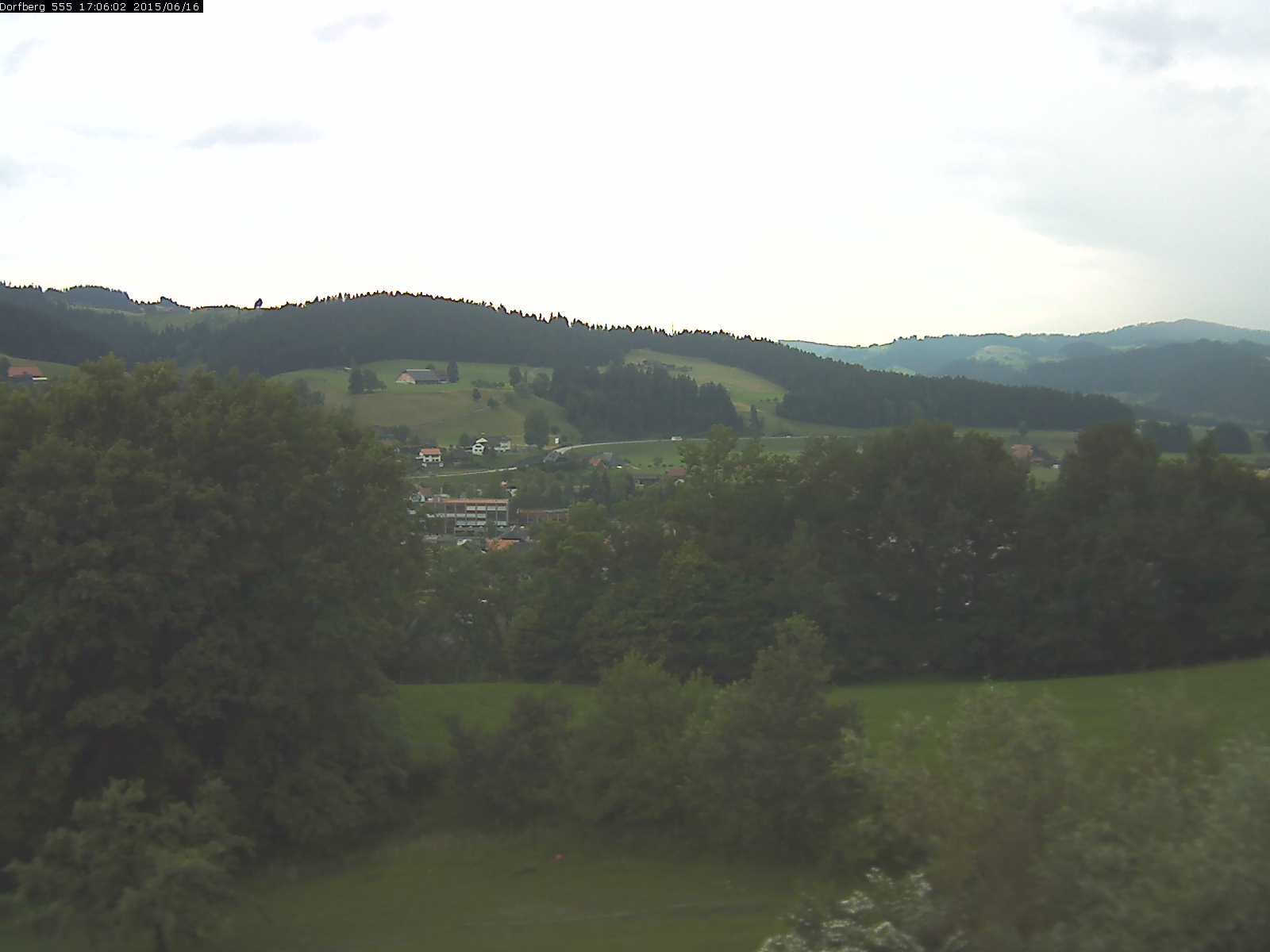 Webcam-Bild: Aussicht vom Dorfberg in Langnau 20150616-170601