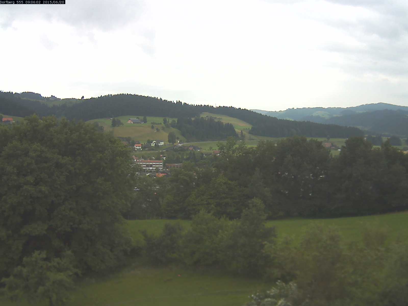 Webcam-Bild: Aussicht vom Dorfberg in Langnau 20150620-090602