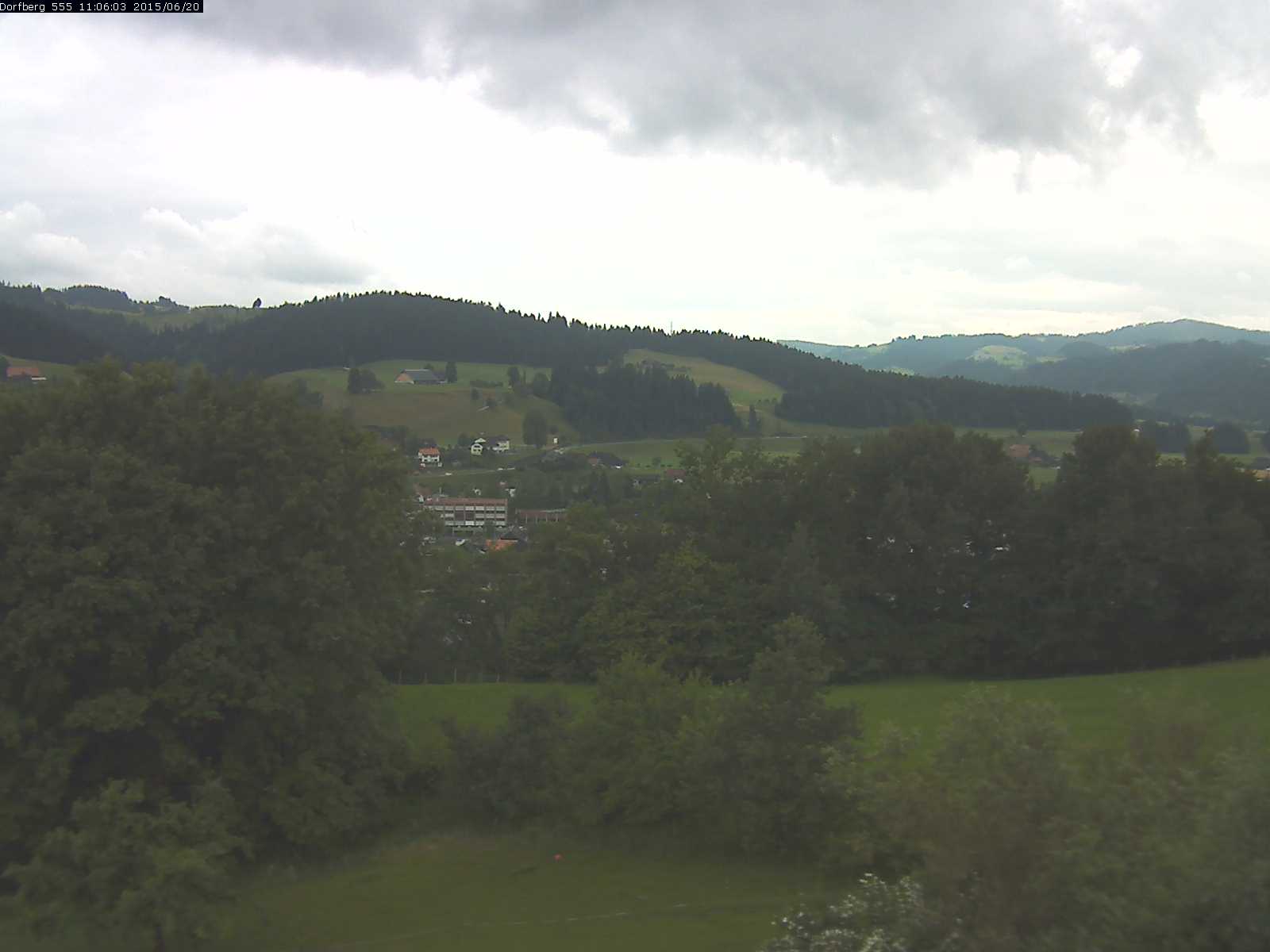 Webcam-Bild: Aussicht vom Dorfberg in Langnau 20150620-110601