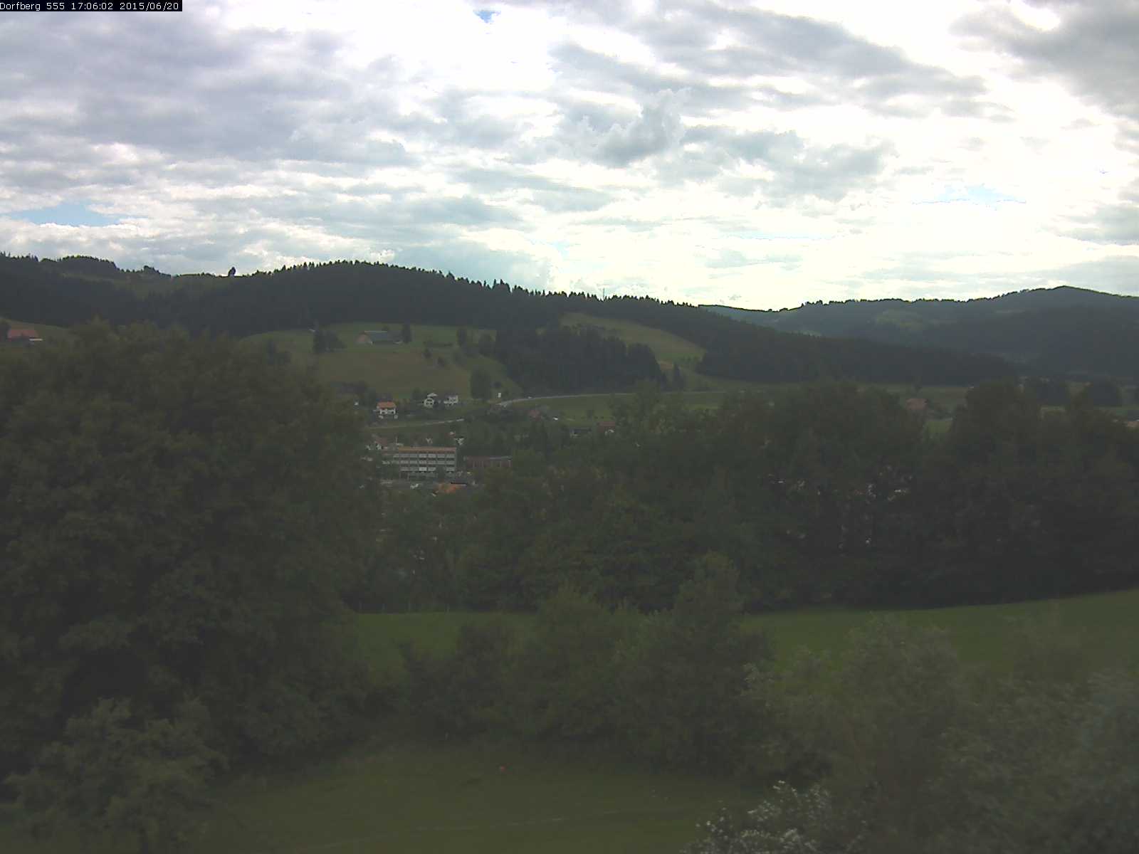 Webcam-Bild: Aussicht vom Dorfberg in Langnau 20150620-170601