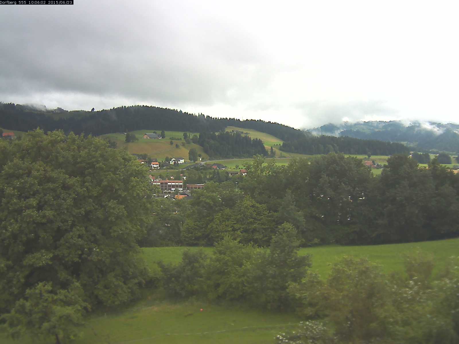 Webcam-Bild: Aussicht vom Dorfberg in Langnau 20150623-100601