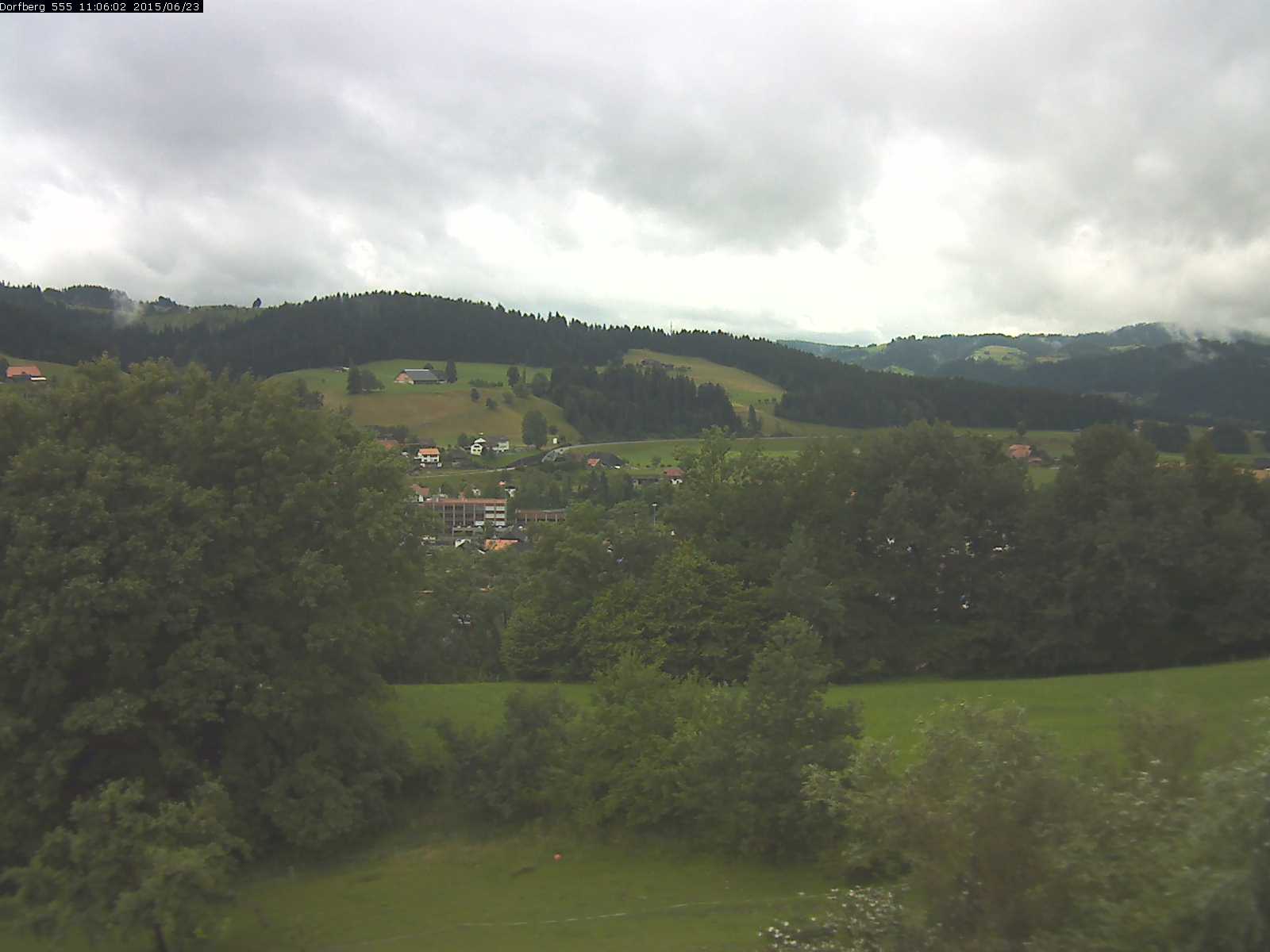 Webcam-Bild: Aussicht vom Dorfberg in Langnau 20150623-110601