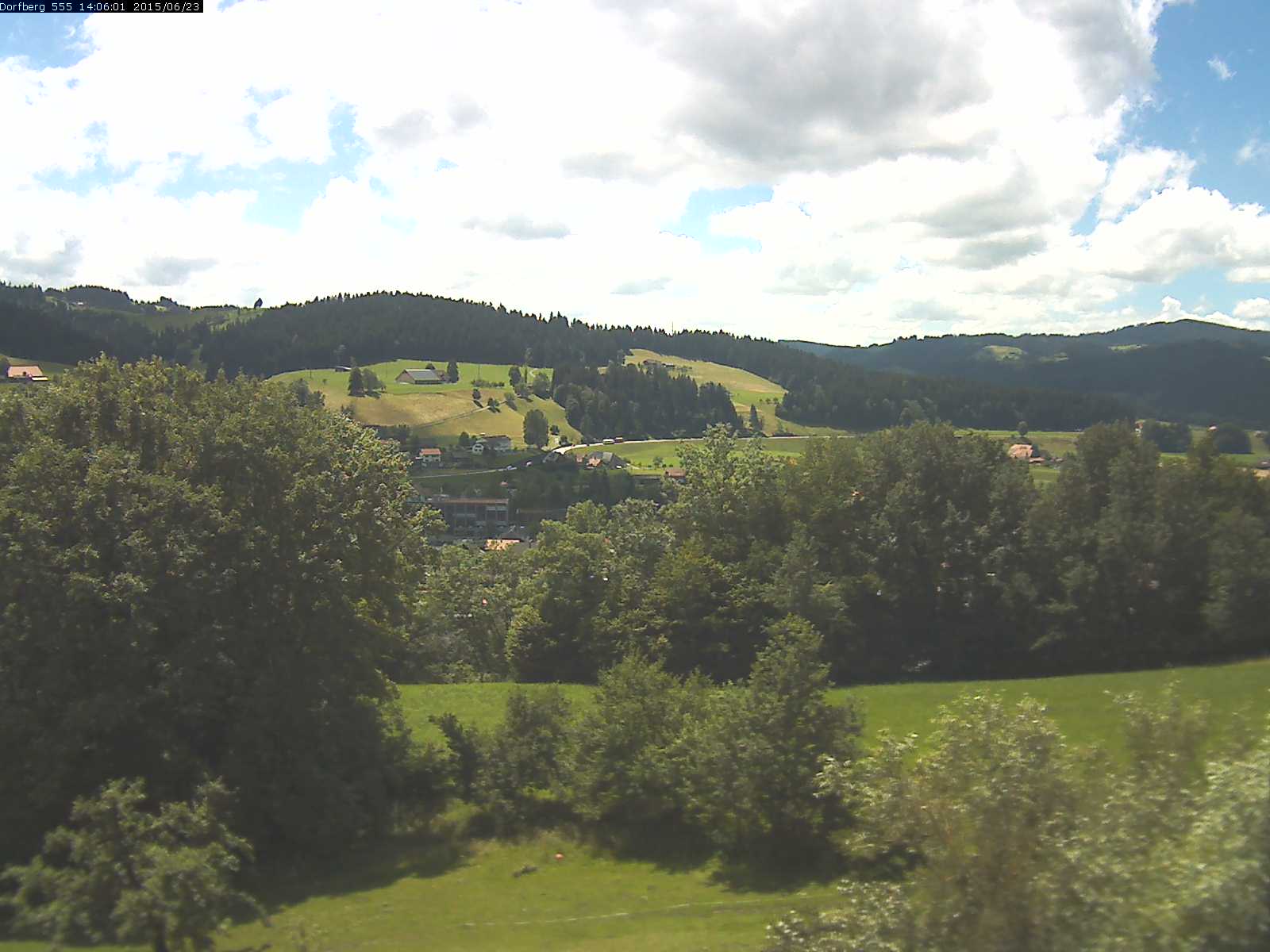 Webcam-Bild: Aussicht vom Dorfberg in Langnau 20150623-140601