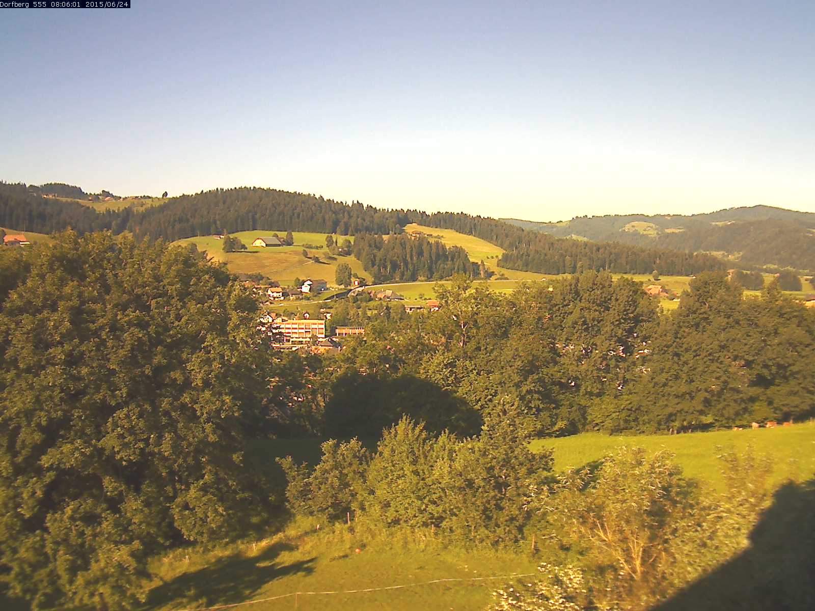 Webcam-Bild: Aussicht vom Dorfberg in Langnau 20150624-080601