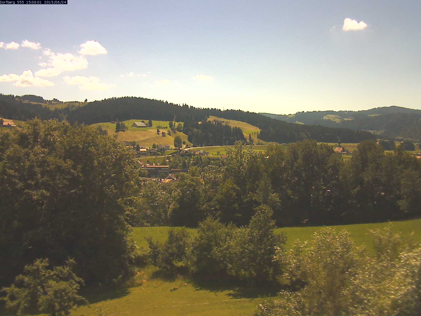 Webcam-Bild: Aussicht vom Dorfberg in Langnau 20150624-150601