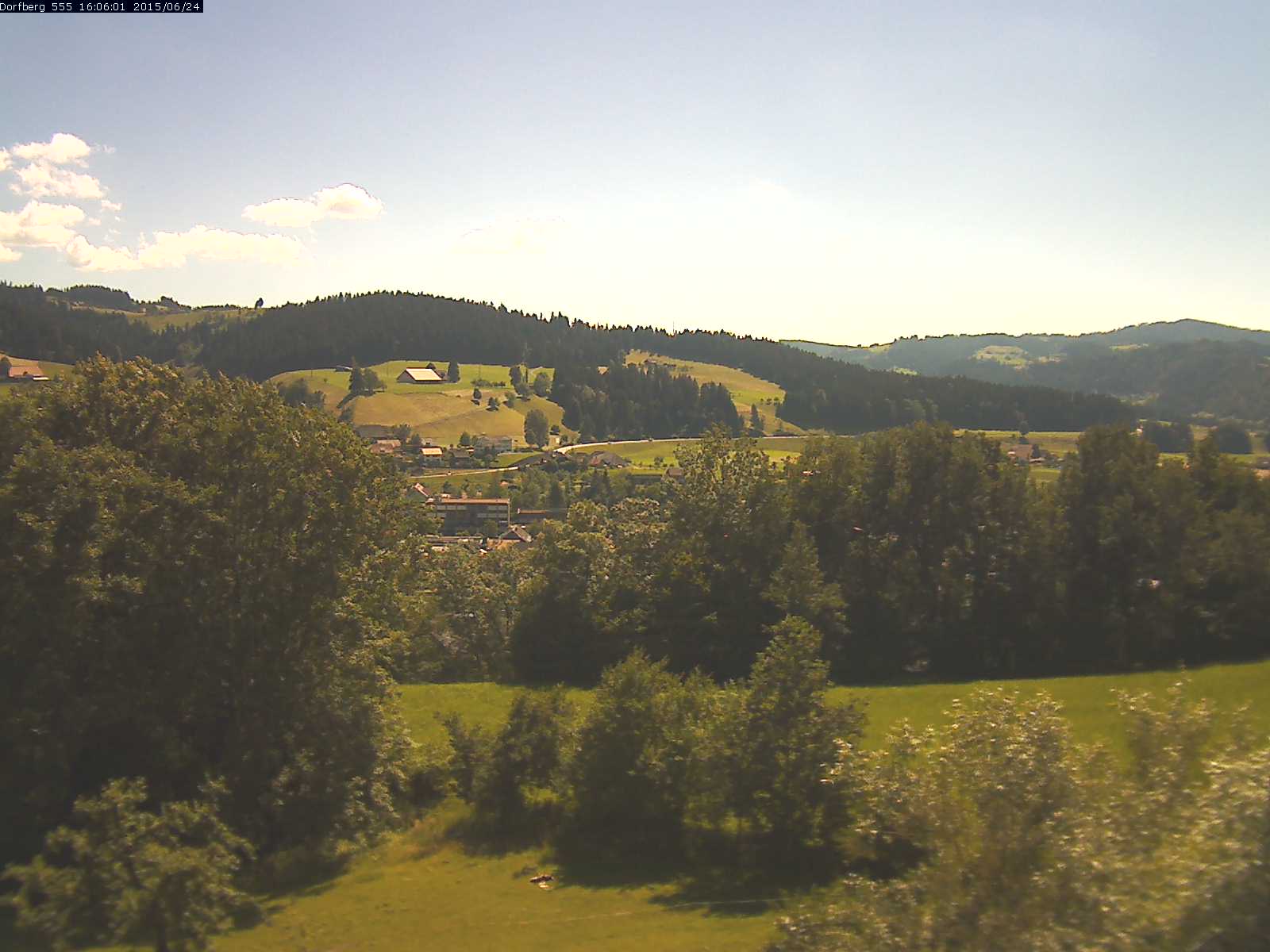 Webcam-Bild: Aussicht vom Dorfberg in Langnau 20150624-160601