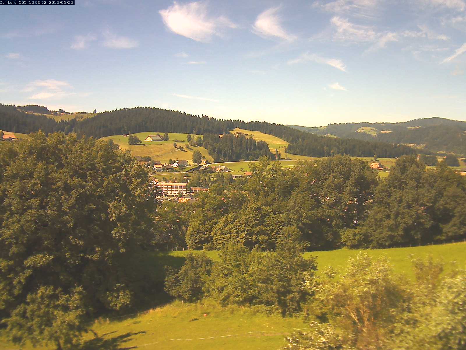 Webcam-Bild: Aussicht vom Dorfberg in Langnau 20150625-100601