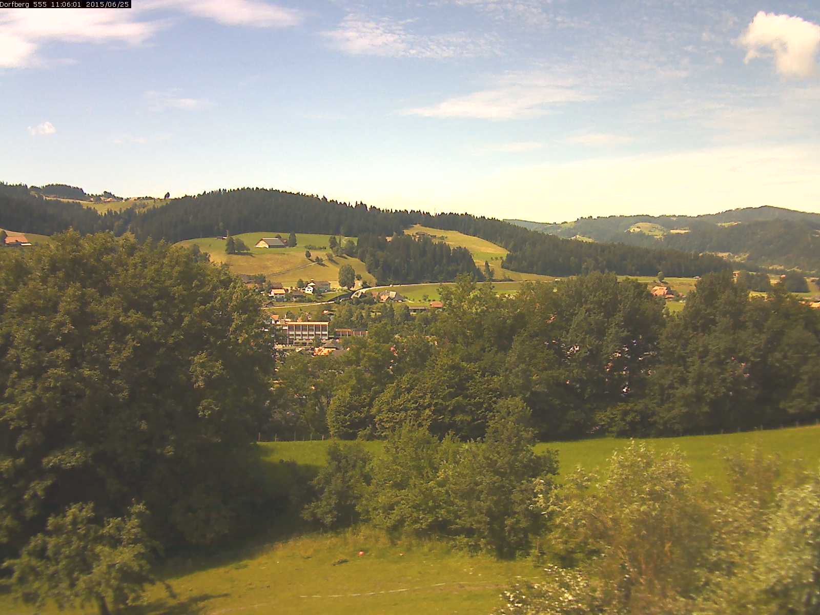 Webcam-Bild: Aussicht vom Dorfberg in Langnau 20150625-110601