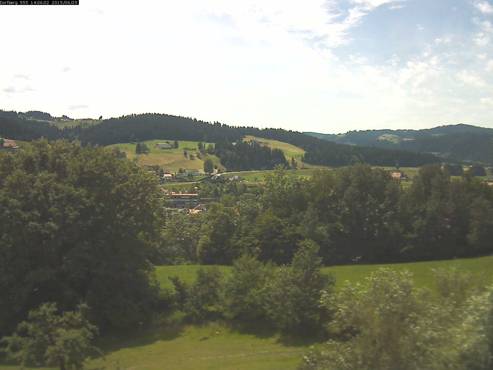 Webcam-Bild: Aussicht vom Dorfberg in Langnau 20150625-140601