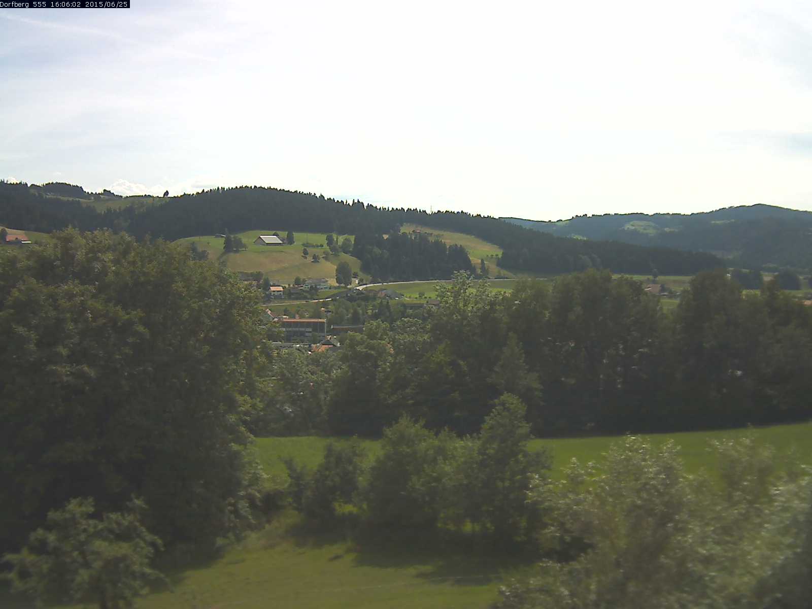 Webcam-Bild: Aussicht vom Dorfberg in Langnau 20150625-160601