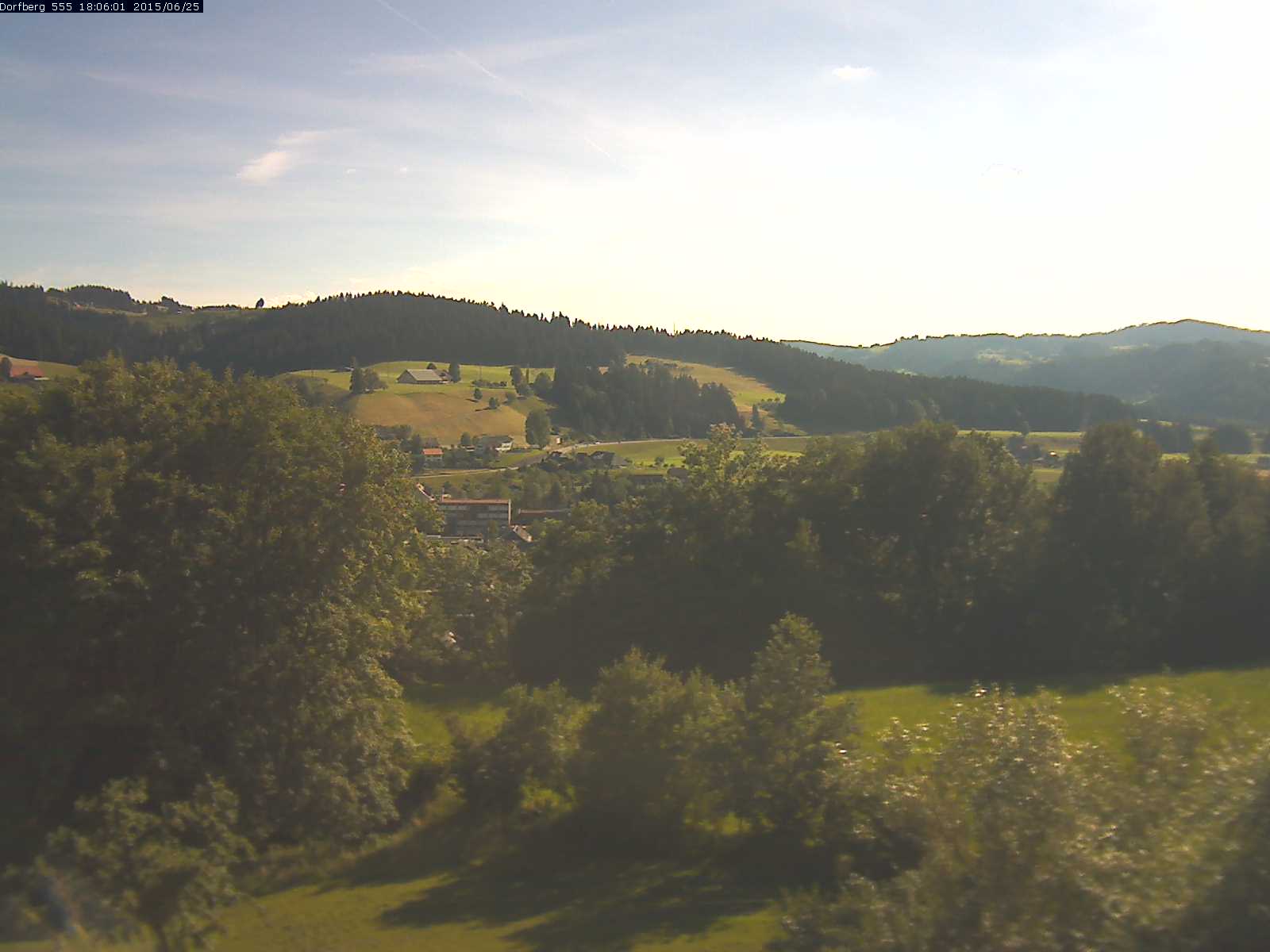Webcam-Bild: Aussicht vom Dorfberg in Langnau 20150625-180601